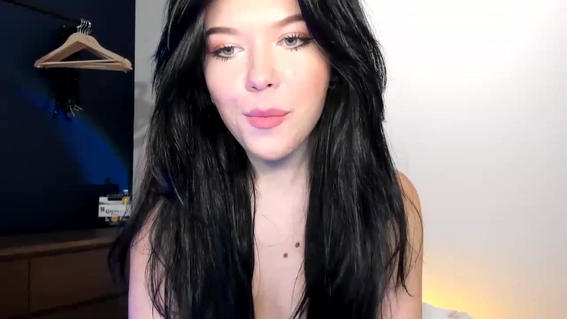 Gallery image thumbnail from Nancy_Morris's myfreecams stream on, 05/01/2023, 06:27 image 17 of 20