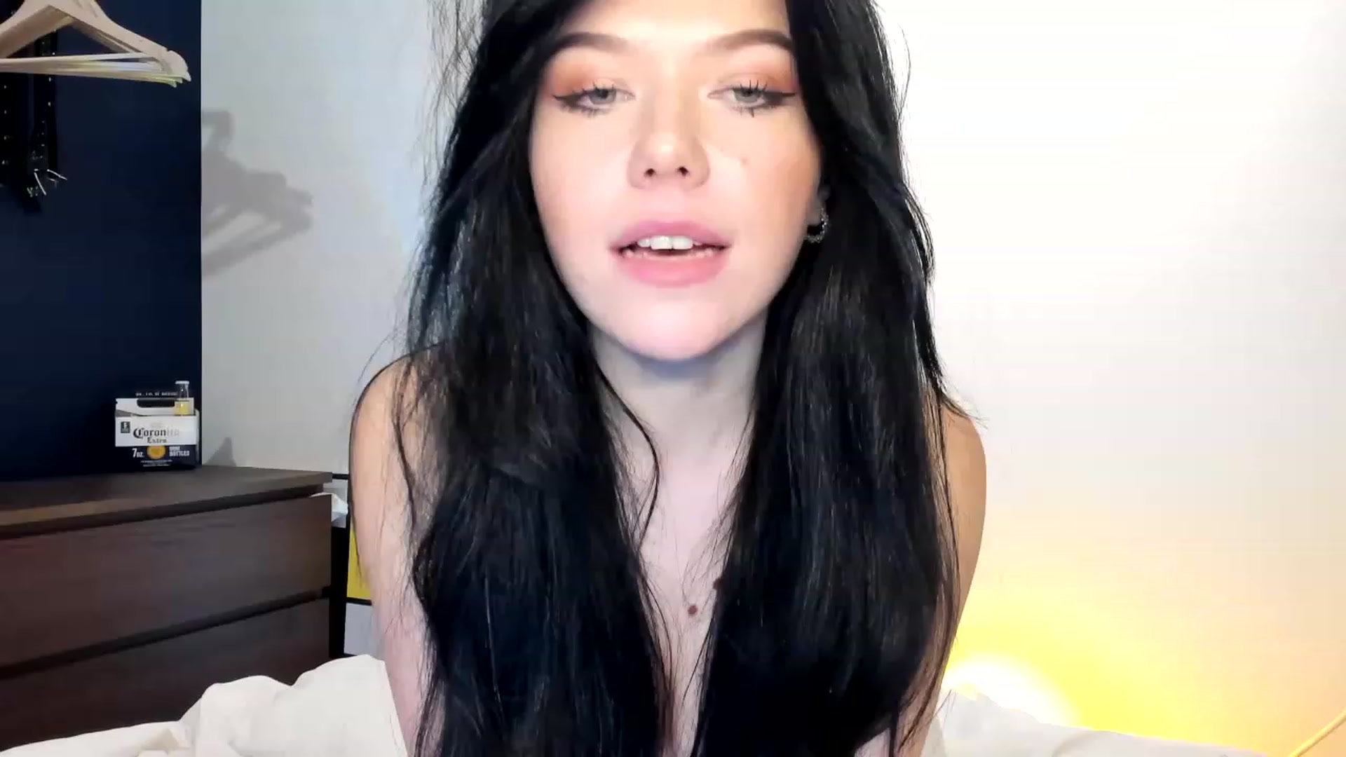 Gallery image thumbnail from Nancy_Morris's myfreecams stream on, 05/01/2023, 07:17 image 17 of 20