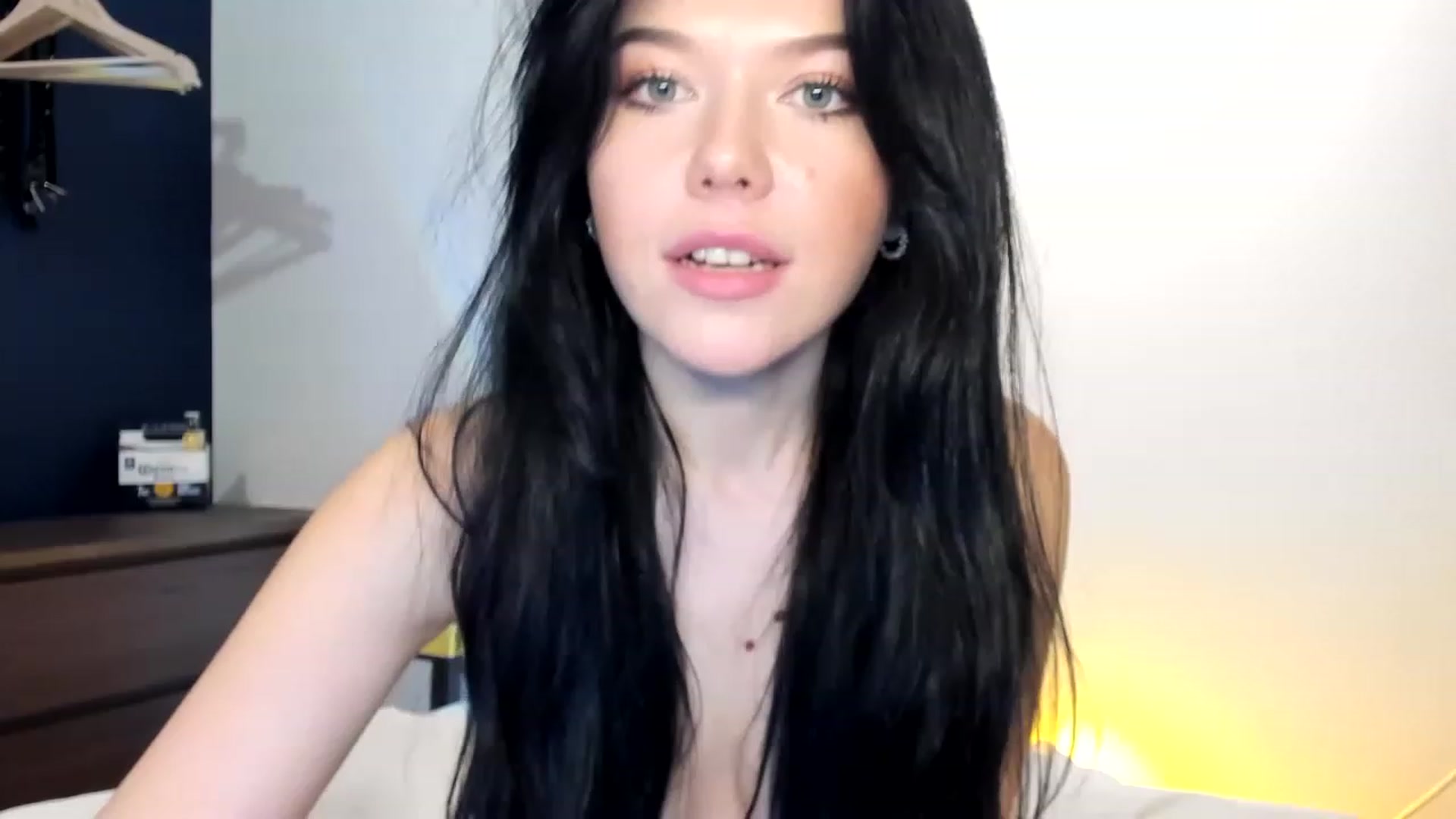 Gallery image thumbnail from Nancy_Morris's myfreecams stream on, 05/01/2023, 07:17 image 15 of 20