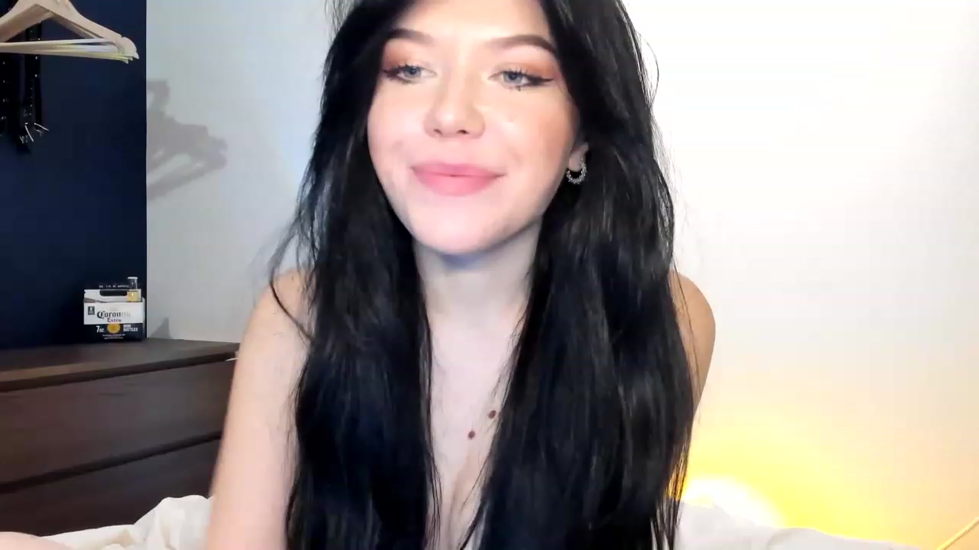 Gallery image thumbnail from Nancy_Morris's myfreecams stream on, 05/01/2023, 07:17 image 19 of 20