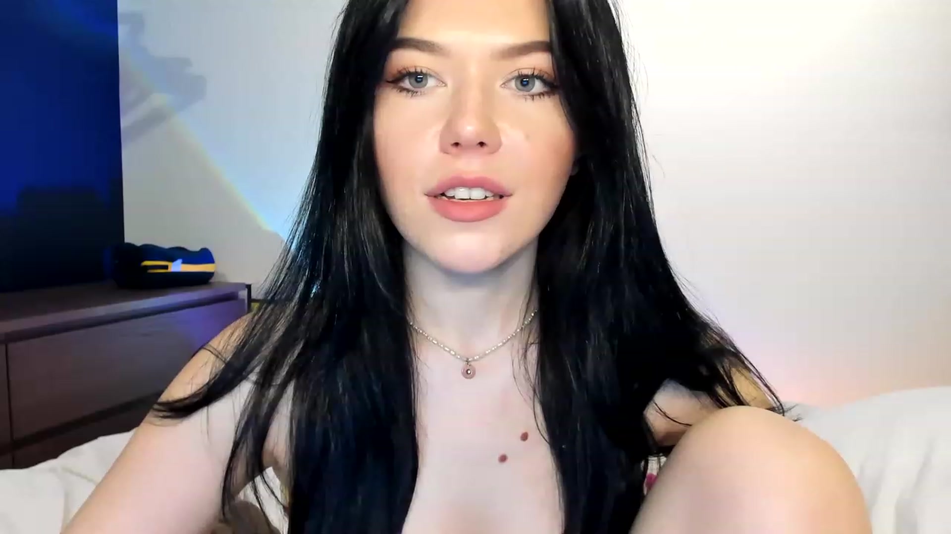 Gallery image thumbnail from Nancy_Morris's myfreecams stream on, 05/04/2023, 24:50 image 9 of 20