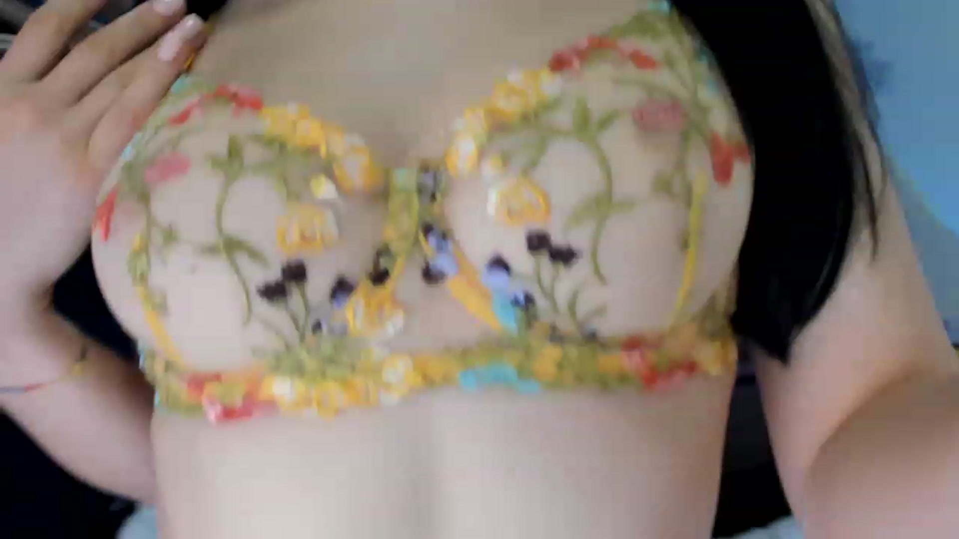 Gallery image thumbnail from Nancy_Morris's myfreecams stream on, 05/04/2023, 24:50 image 13 of 20