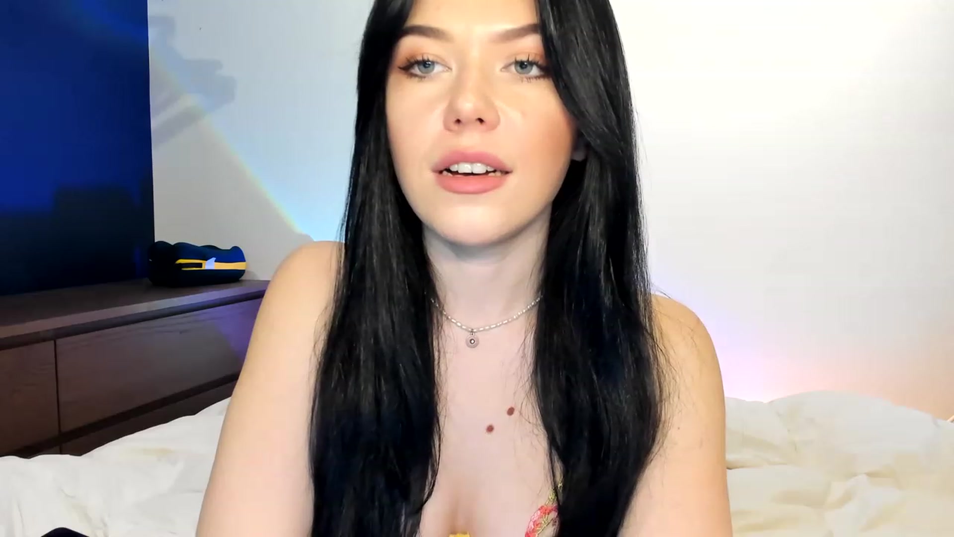 Gallery image thumbnail from Nancy_Morris's myfreecams stream on, 05/04/2023, 01:29 image 5 of 20