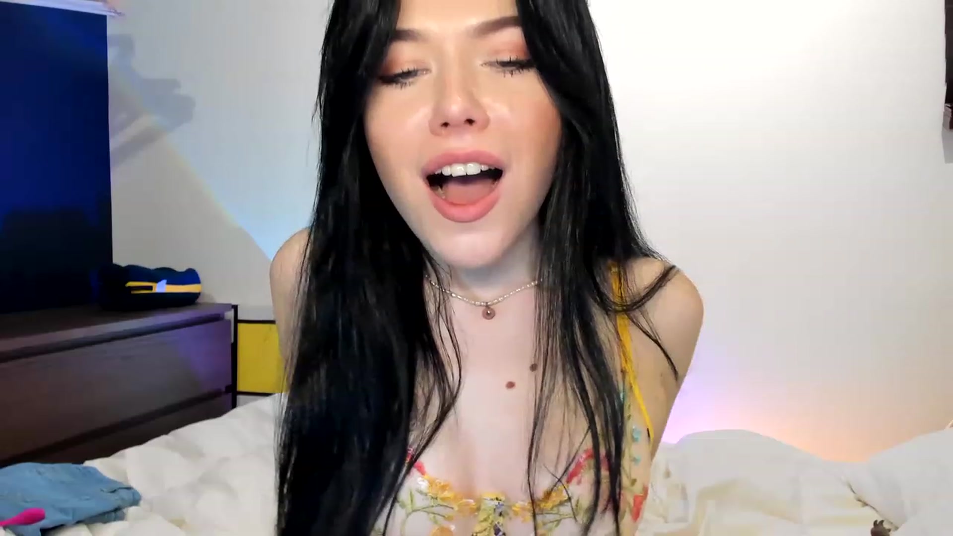 Gallery image thumbnail from Nancy_Morris's myfreecams stream on, 05/04/2023, 01:29 image 15 of 20
