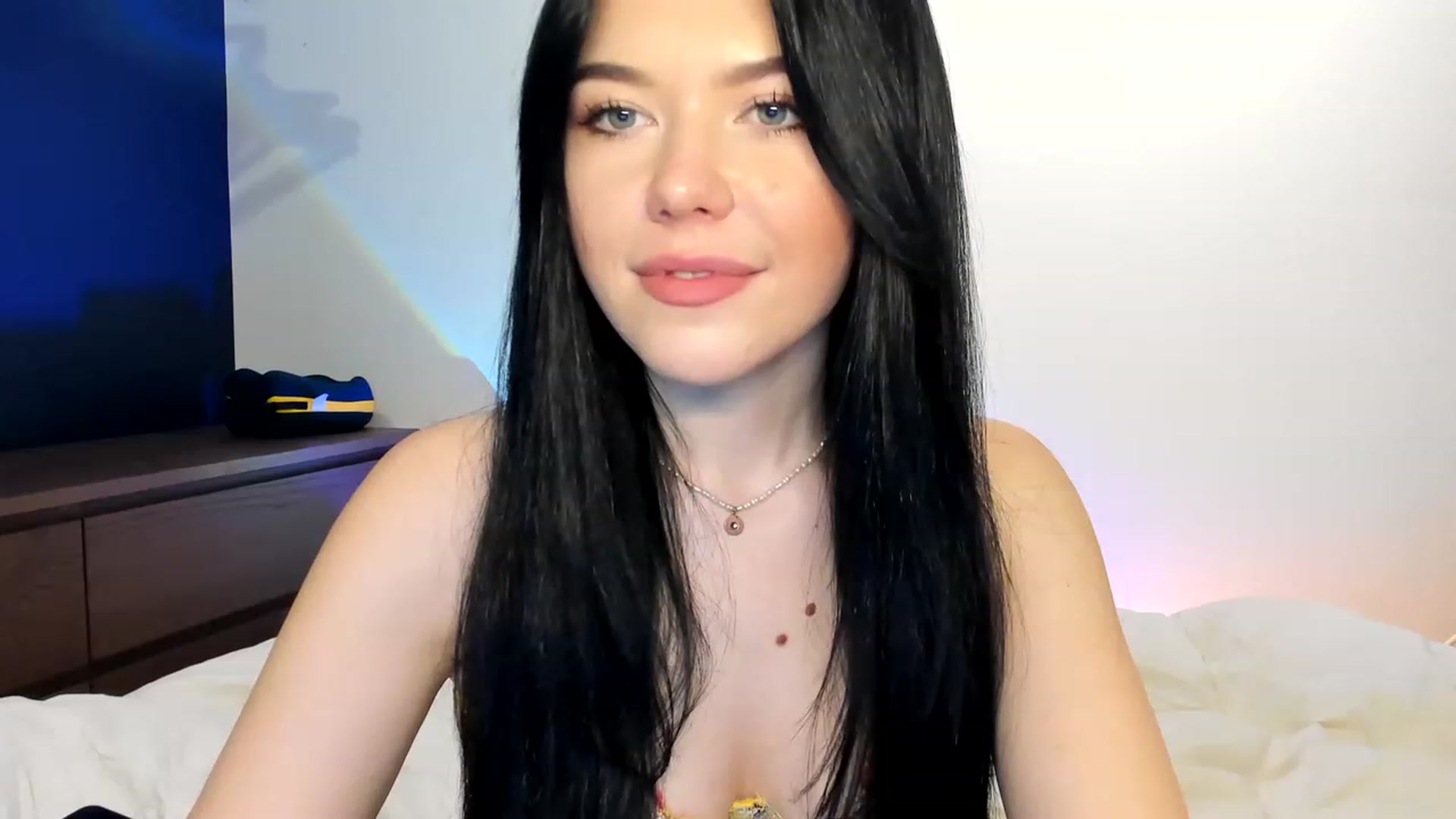 Gallery image thumbnail from Nancy_Morris's myfreecams stream on, 05/04/2023, 01:29 image 6 of 20