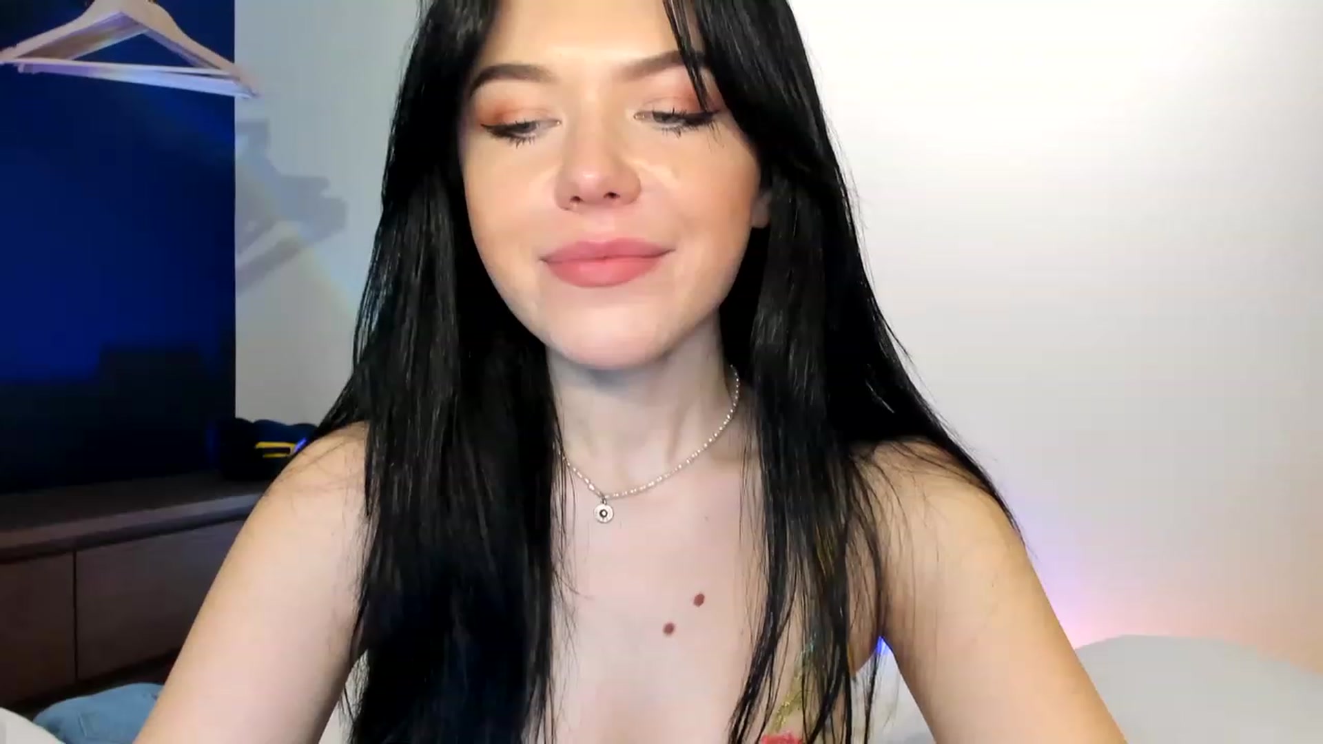 Gallery image thumbnail from Nancy_Morris's myfreecams stream on, 05/04/2023, 03:40 image 10 of 20