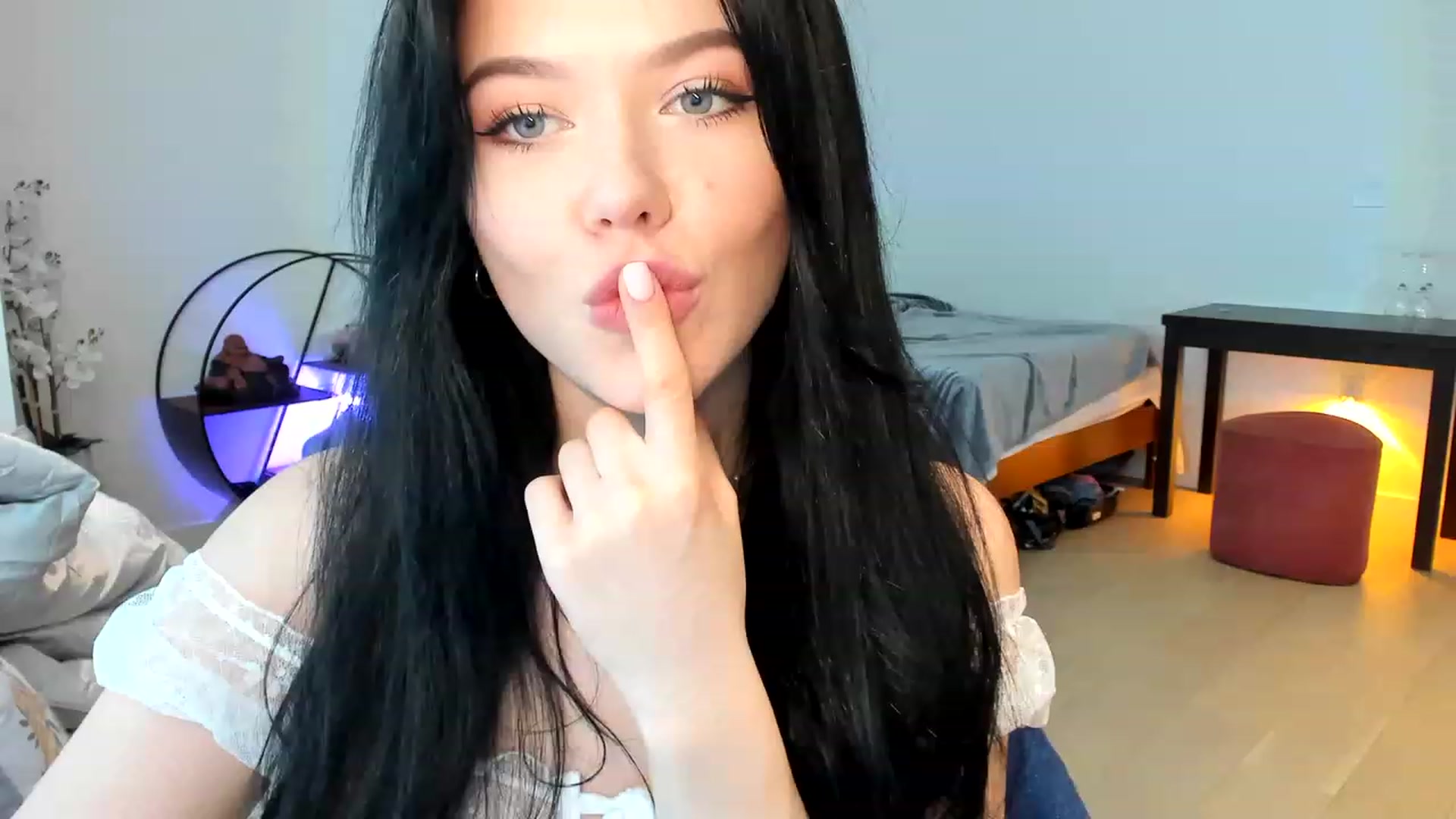 Gallery image thumbnail from Nancy_Morris's myfreecams stream on, 05/05/2023, 23:26 image 16 of 20