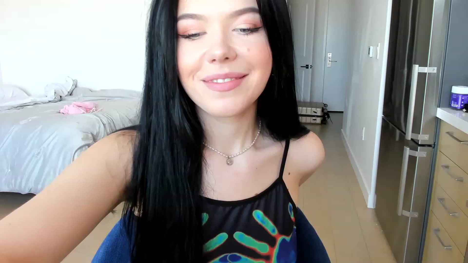 Gallery image thumbnail from Nancy_Morris's myfreecams stream on, 05/07/2023, 01:05 image 6 of 20