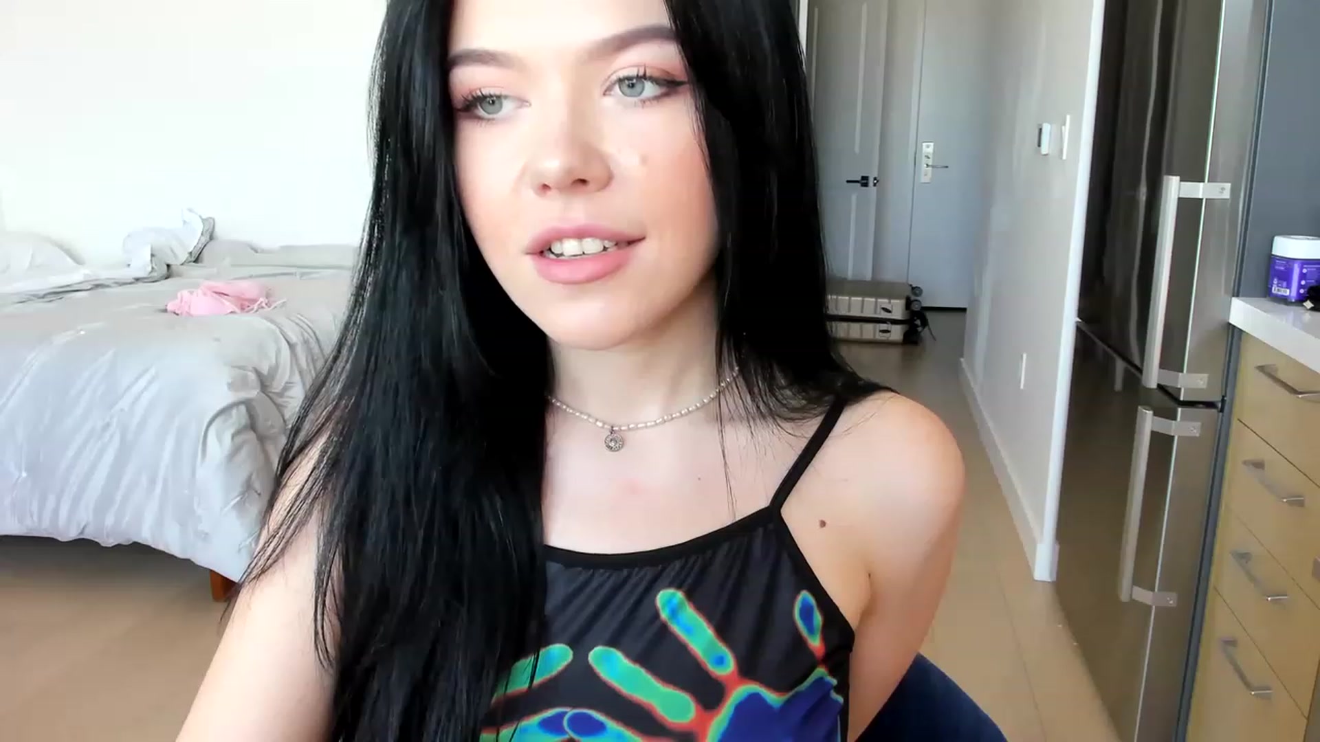 Gallery image thumbnail from Nancy_Morris's myfreecams stream on, 05/07/2023, 01:05 image 5 of 20