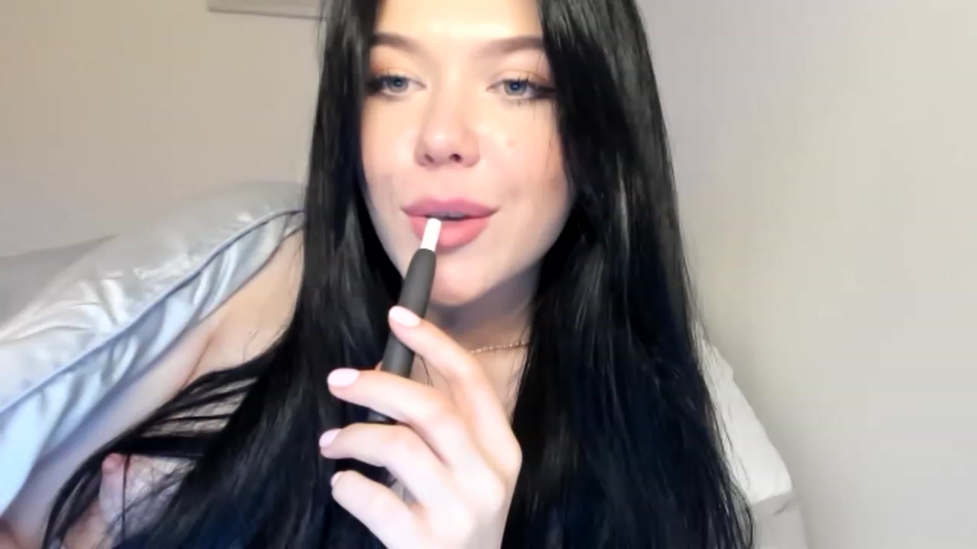 Gallery image thumbnail from Nancy_Morris's myfreecams stream on, 05/07/2023, 07:16 image 3 of 20