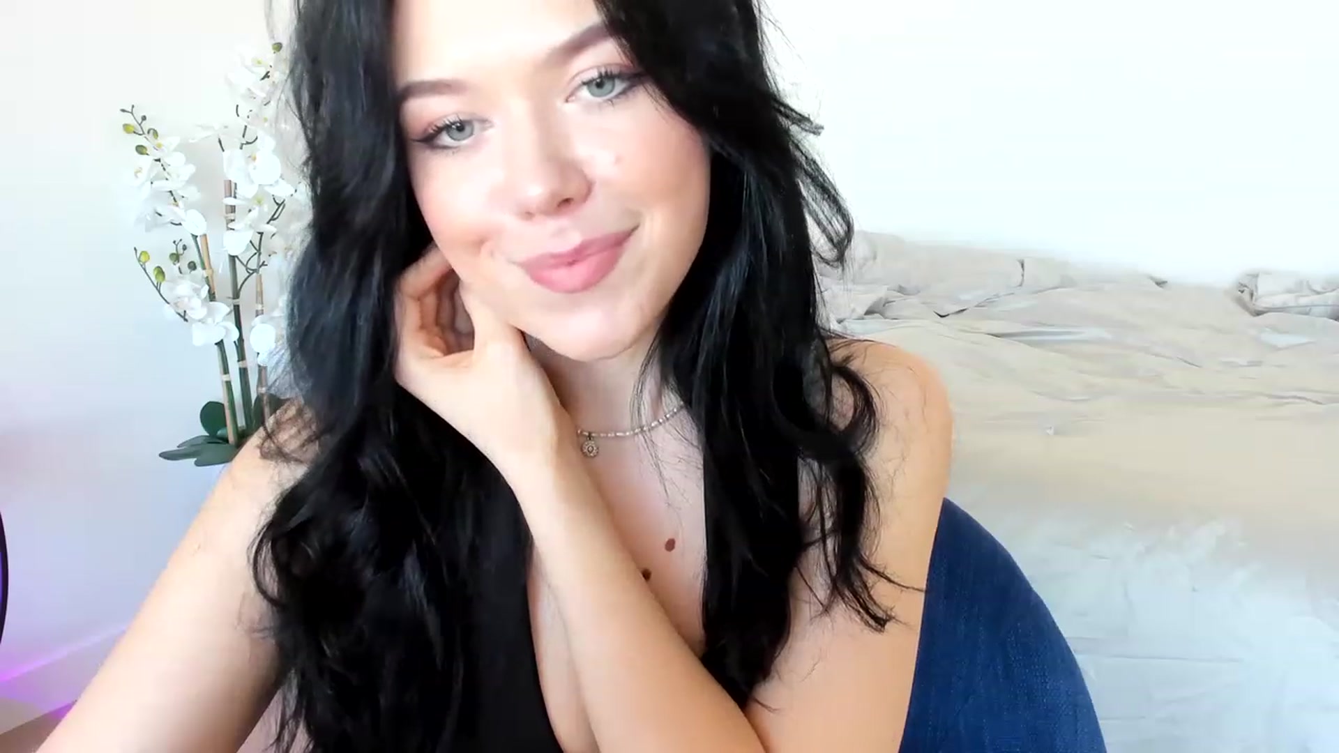 Gallery image thumbnail from Nancy_Morris's myfreecams stream on, 05/09/2023, 24:00 image 14 of 20