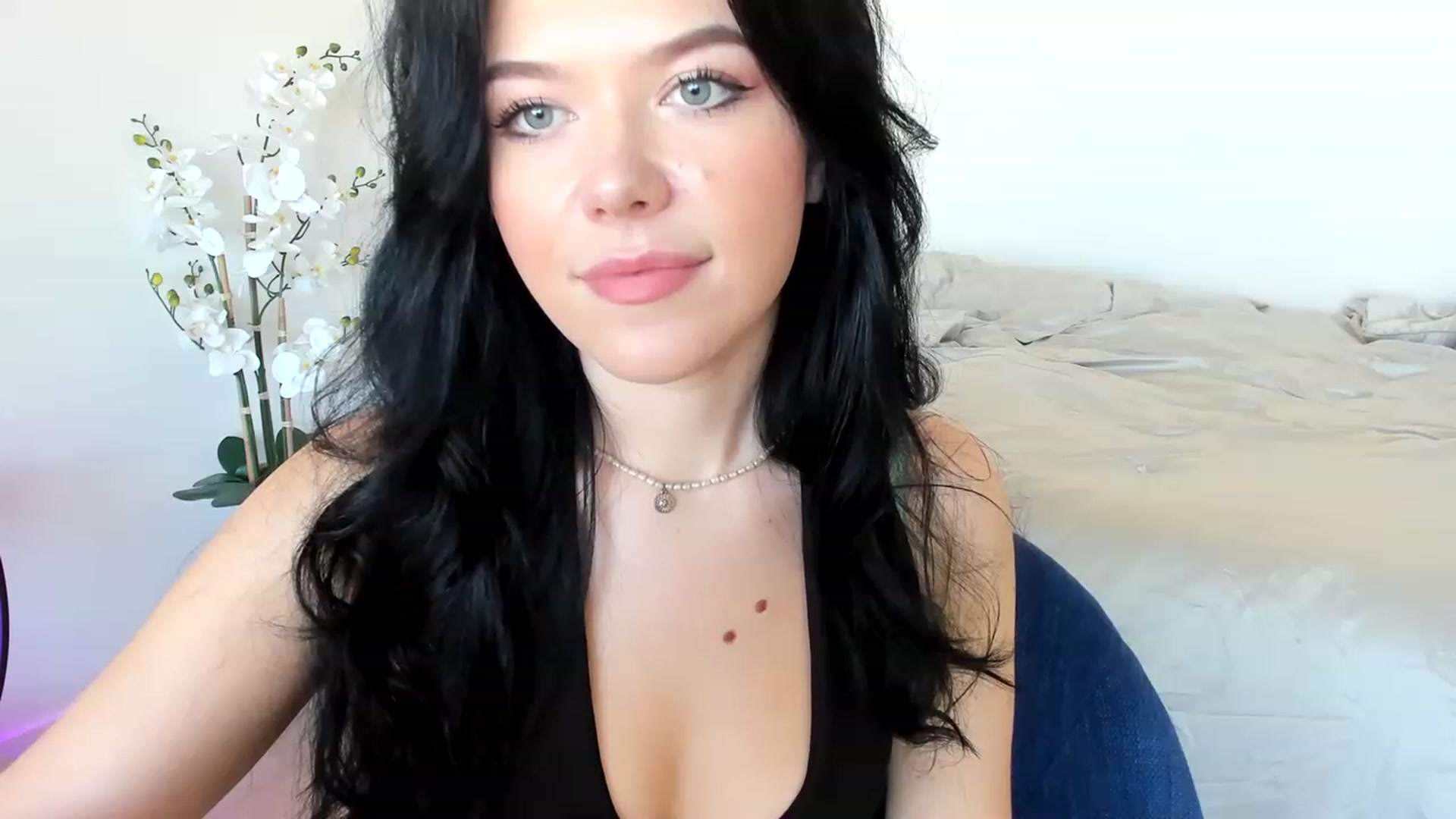 Gallery image thumbnail from Nancy_Morris's myfreecams stream on, 05/09/2023, 01:46 image 5 of 20
