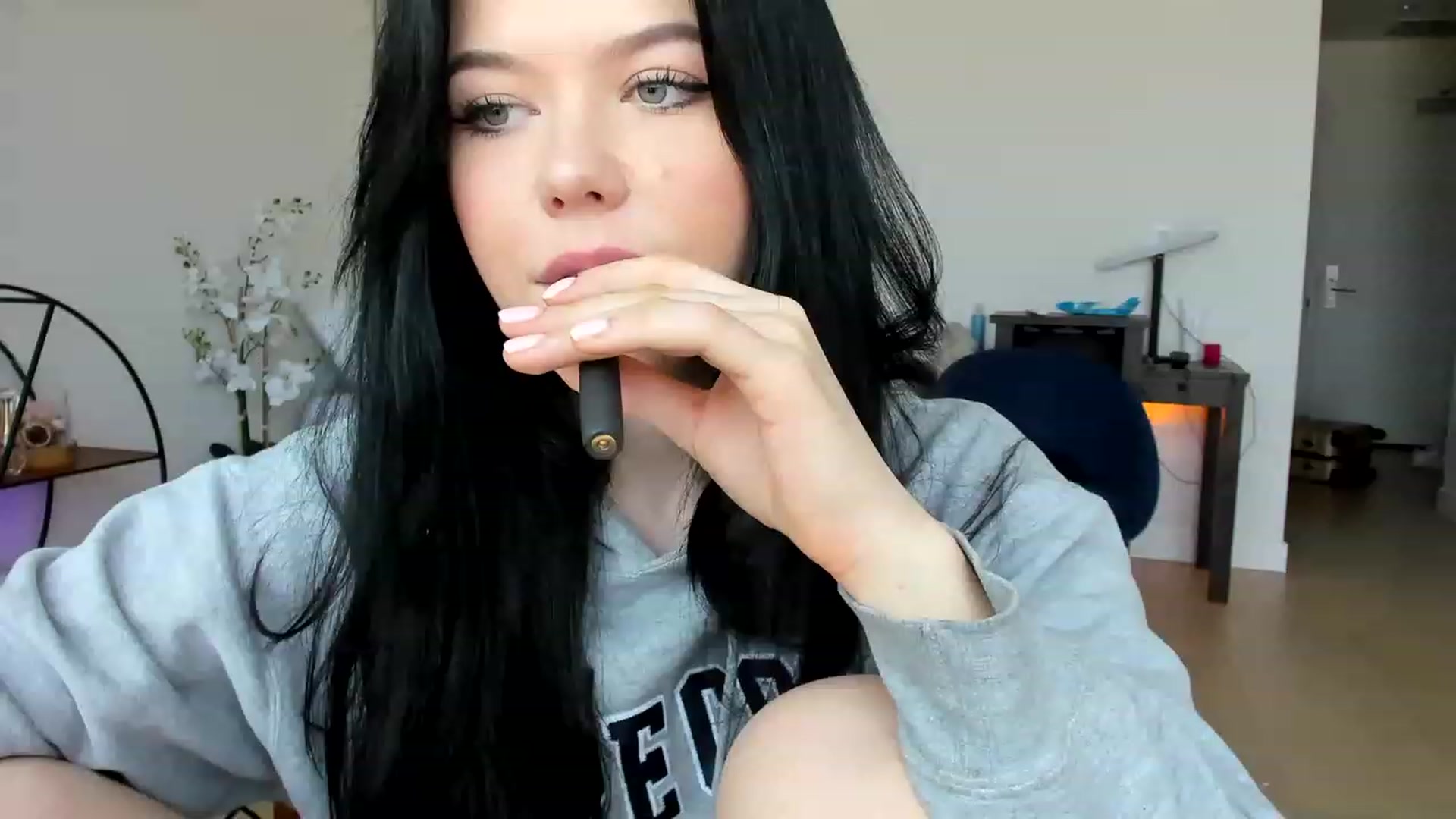 Gallery image thumbnail from Nancy_Morris's myfreecams stream on, 05/10/2023, 24:02 image 15 of 20