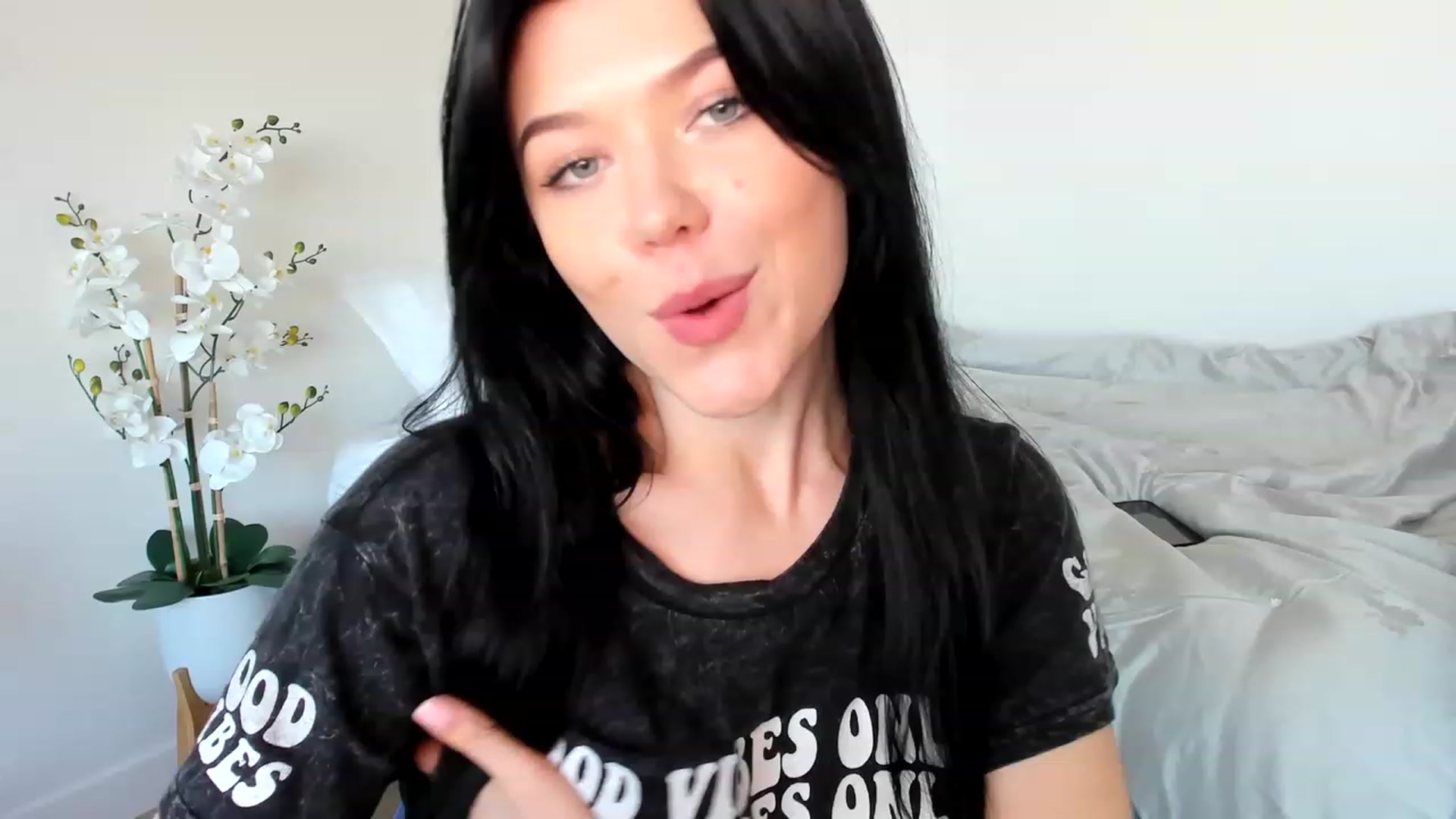 Gallery image thumbnail from Nancy_Morris's myfreecams stream on, 05/12/2023, 03:19 image 3 of 20