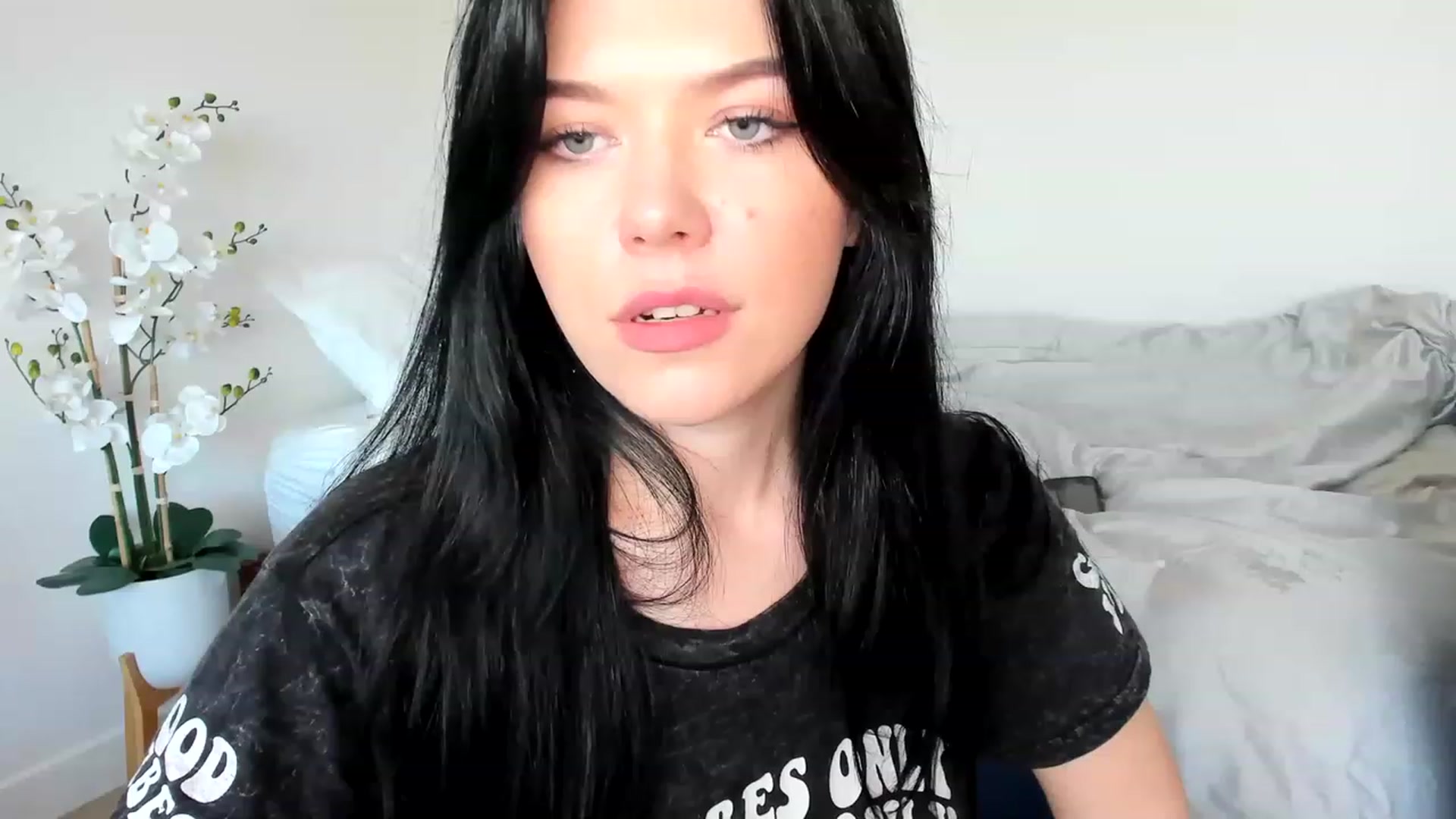 Gallery image thumbnail from Nancy_Morris's myfreecams stream on, 05/12/2023, 03:19 image 9 of 20