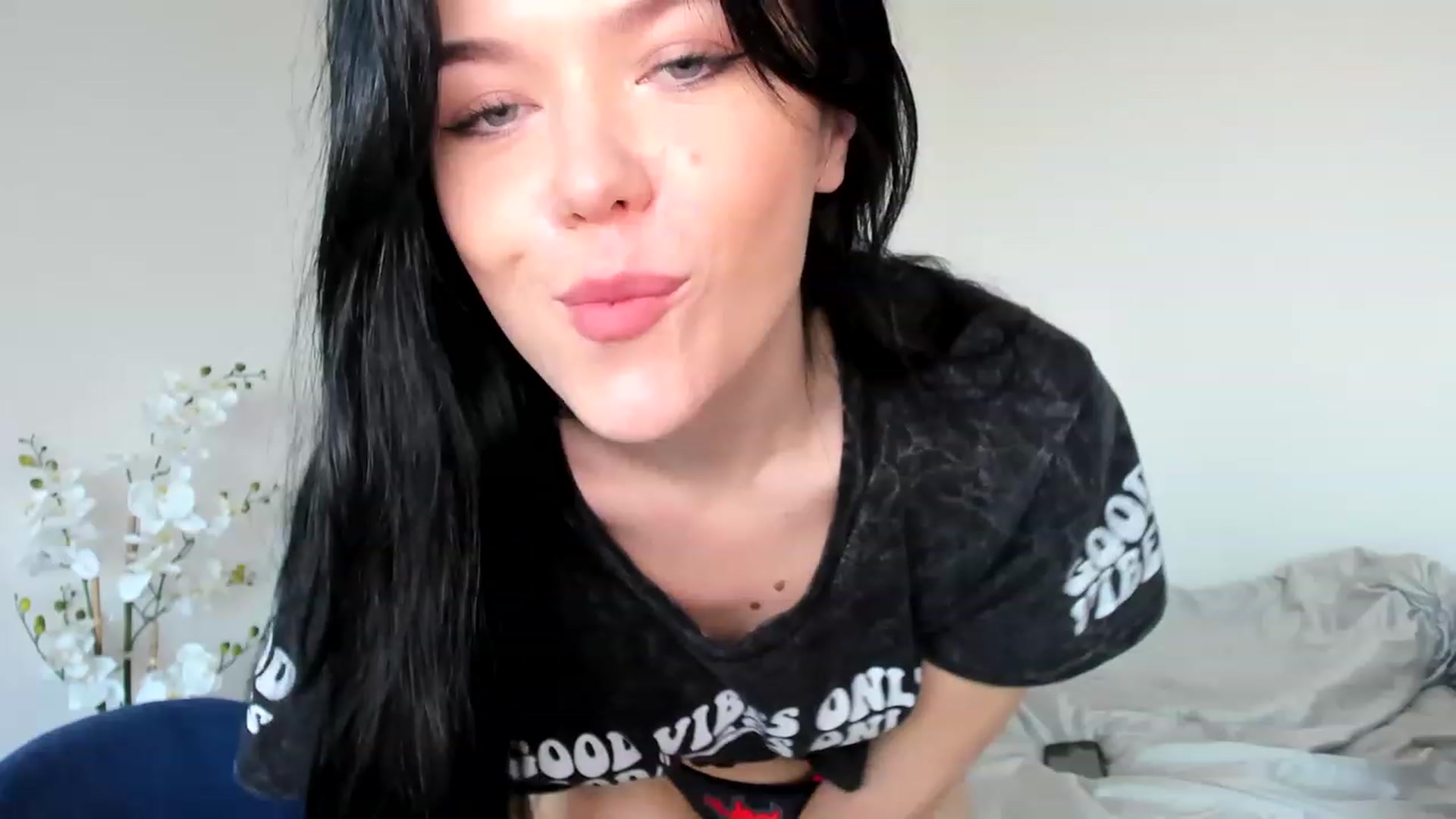 Gallery image thumbnail from Nancy_Morris's myfreecams stream on, 05/12/2023, 03:19 image 5 of 20