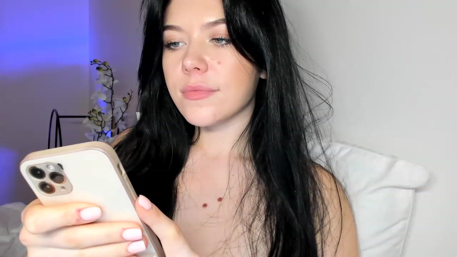 Gallery image thumbnail from Nancy_Morris's myfreecams stream on, 05/12/2023, 06:12 image 9 of 20