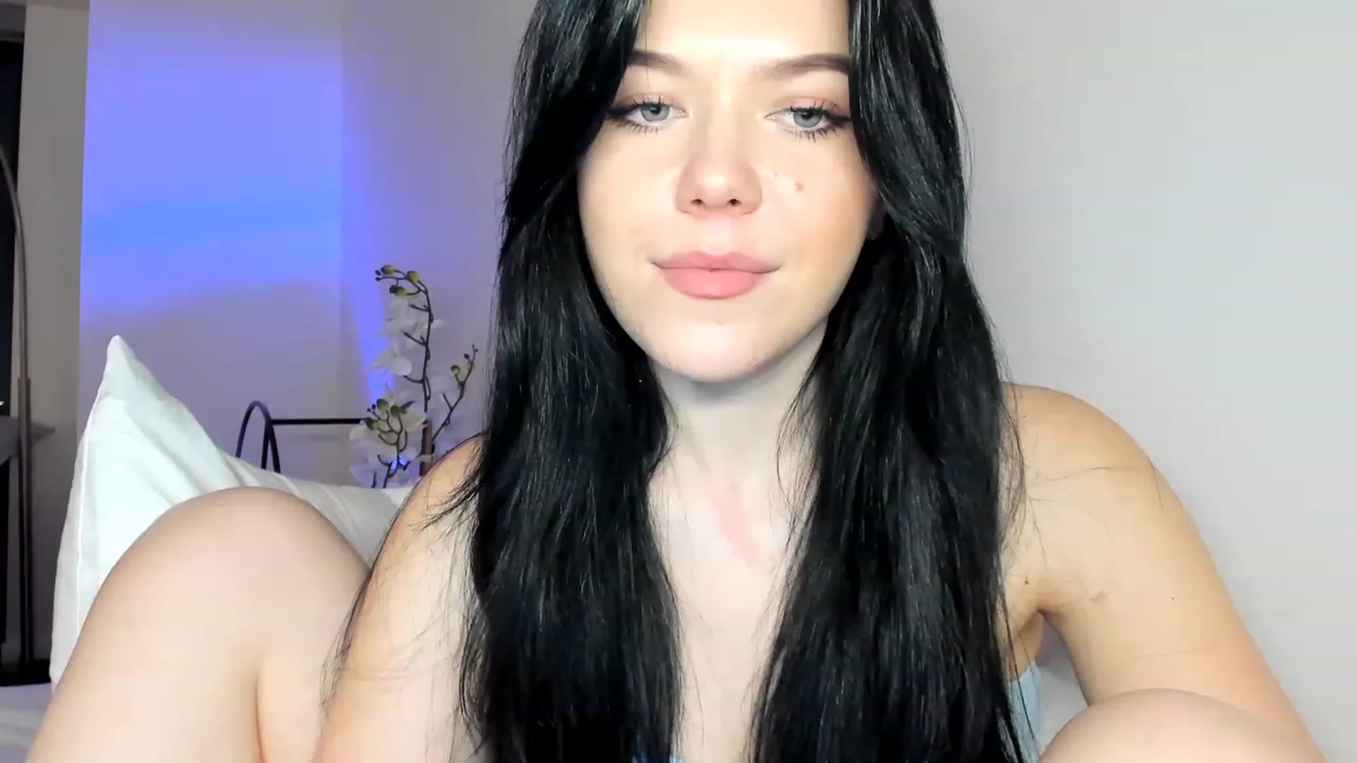 Gallery image thumbnail from Nancy_Morris's myfreecams stream on, 05/12/2023, 06:12 image 3 of 20