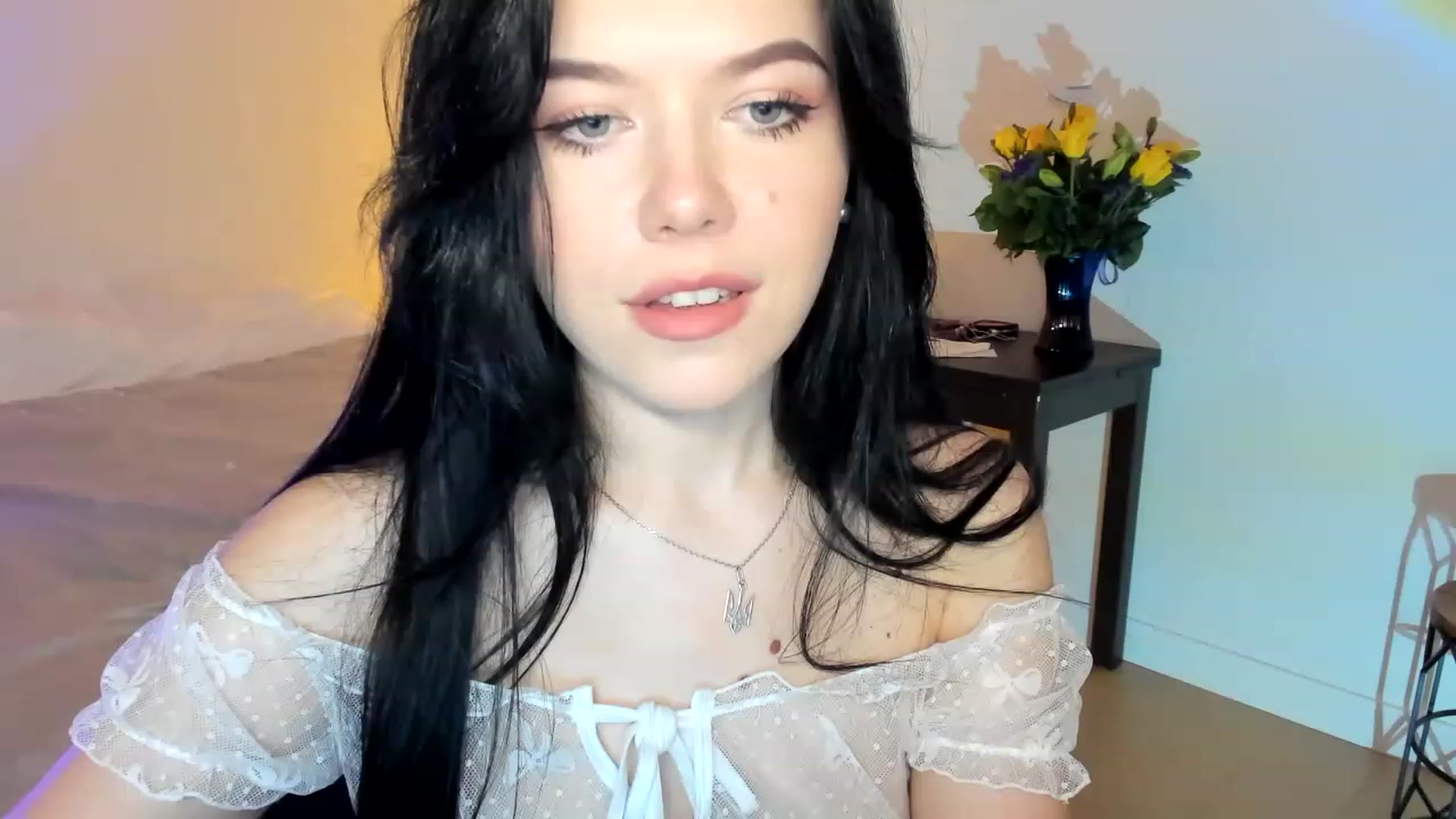 Gallery image thumbnail from Nancy_Morris's myfreecams stream on, 05/15/2023, 07:01 image 15 of 20