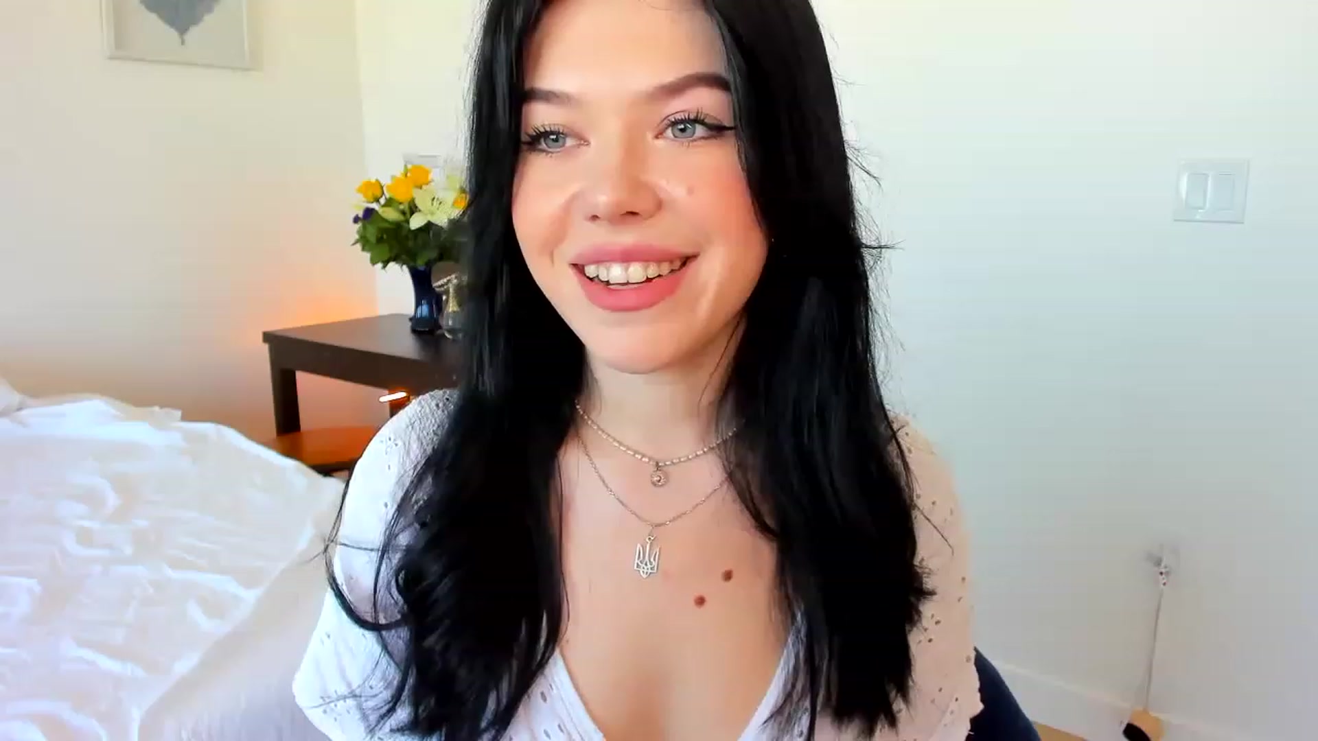Gallery image thumbnail from Nancy_Morris's myfreecams stream on, 05/18/2023, 01:22 image 6 of 20