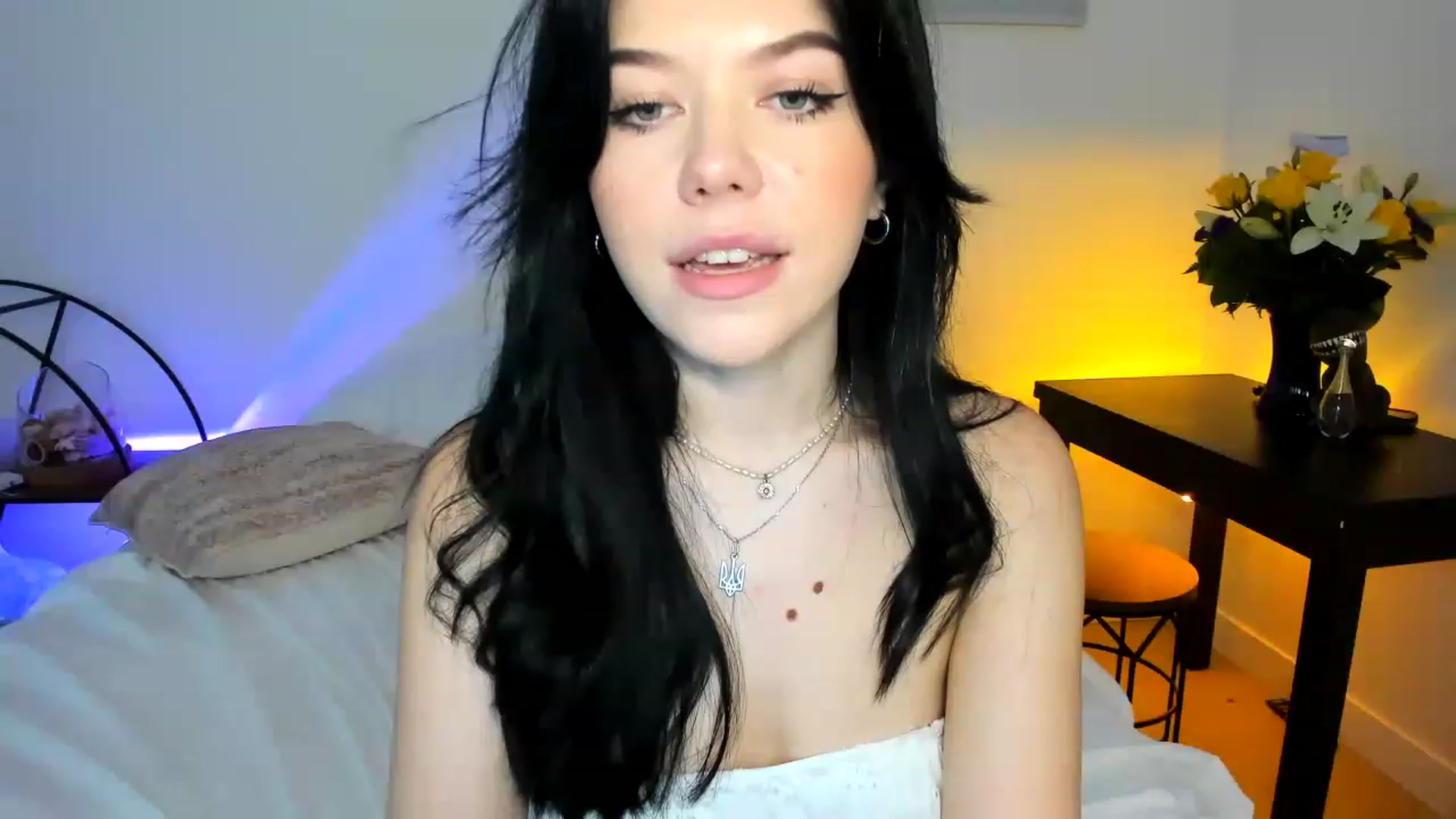Gallery image thumbnail from Nancy_Morris's myfreecams stream on, 05/18/2023, 02:42 image 18 of 20