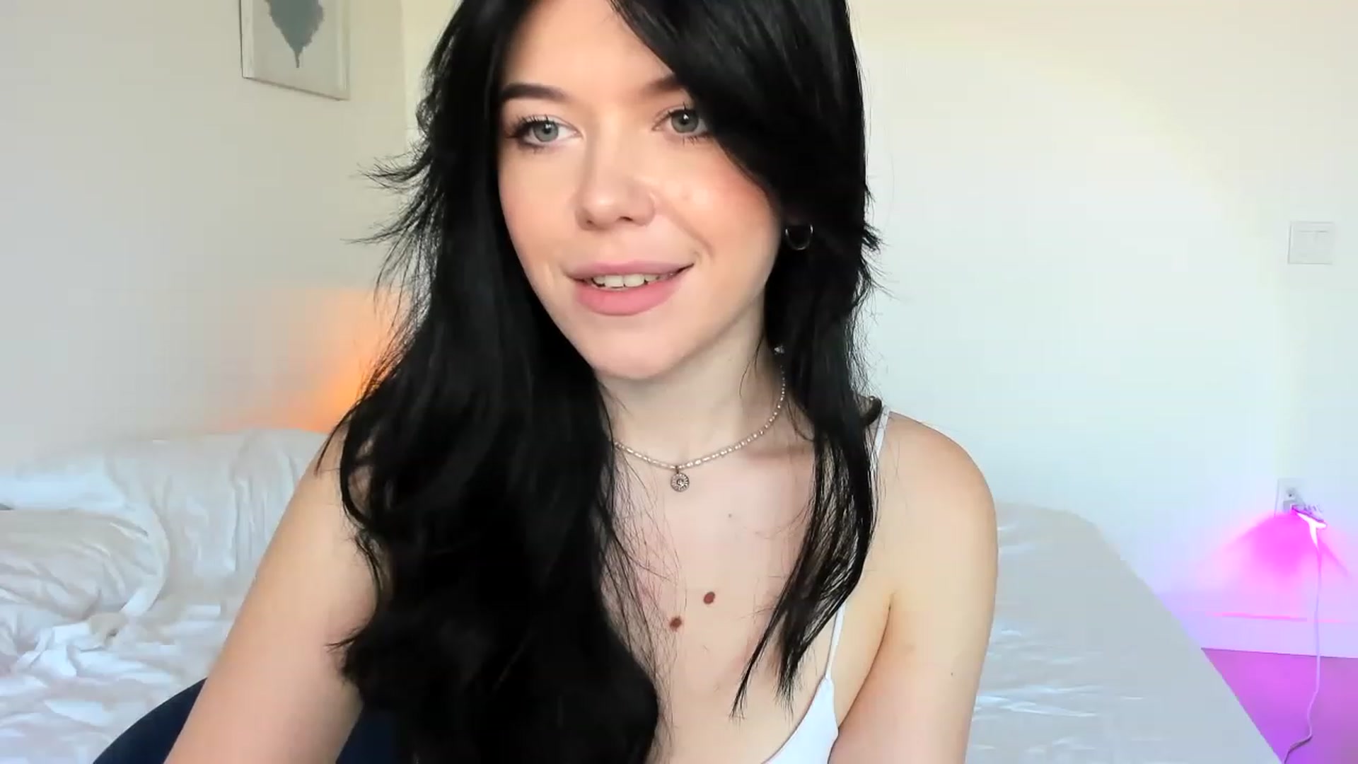 Gallery image thumbnail from Nancy_Morris's myfreecams stream on, 05/19/2023, 03:04 image 14 of 20