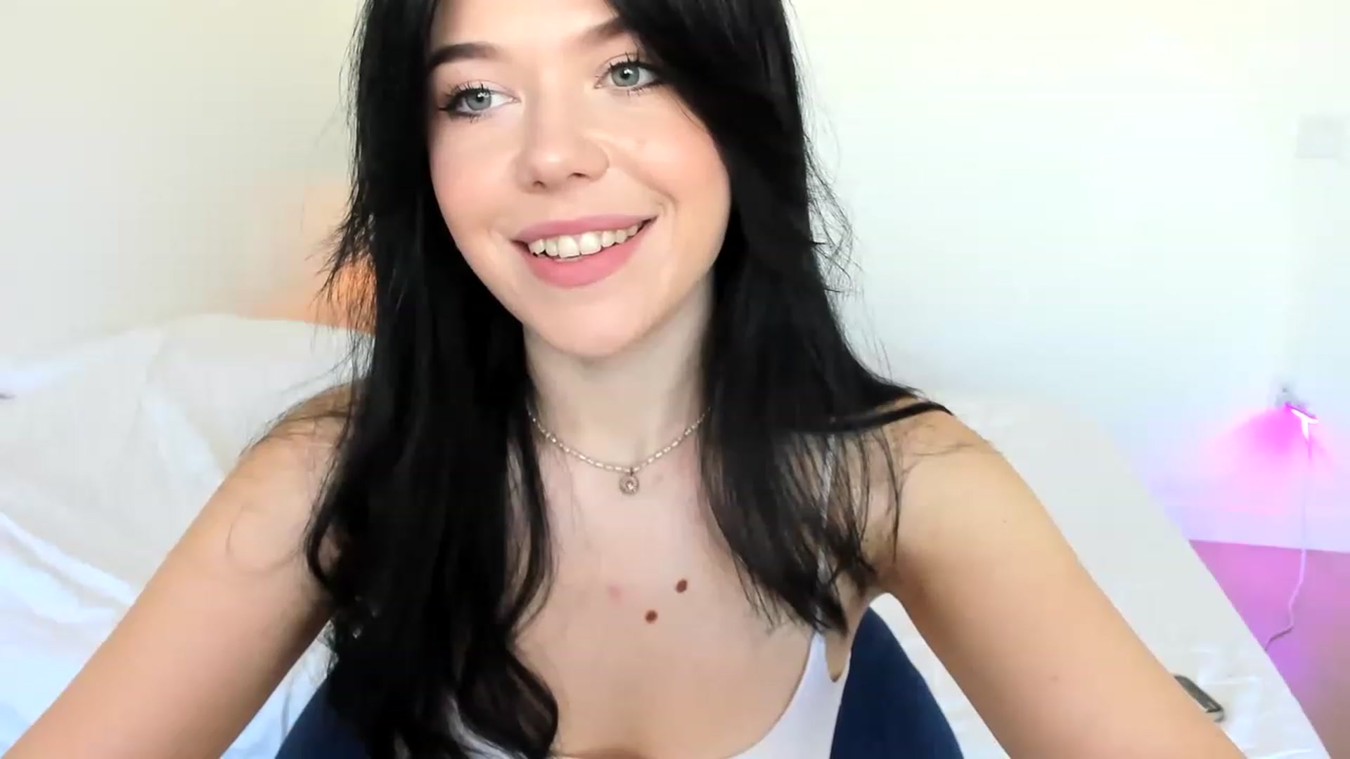 Gallery image thumbnail from Nancy_Morris's myfreecams stream on, 05/19/2023, 03:04 image 5 of 20