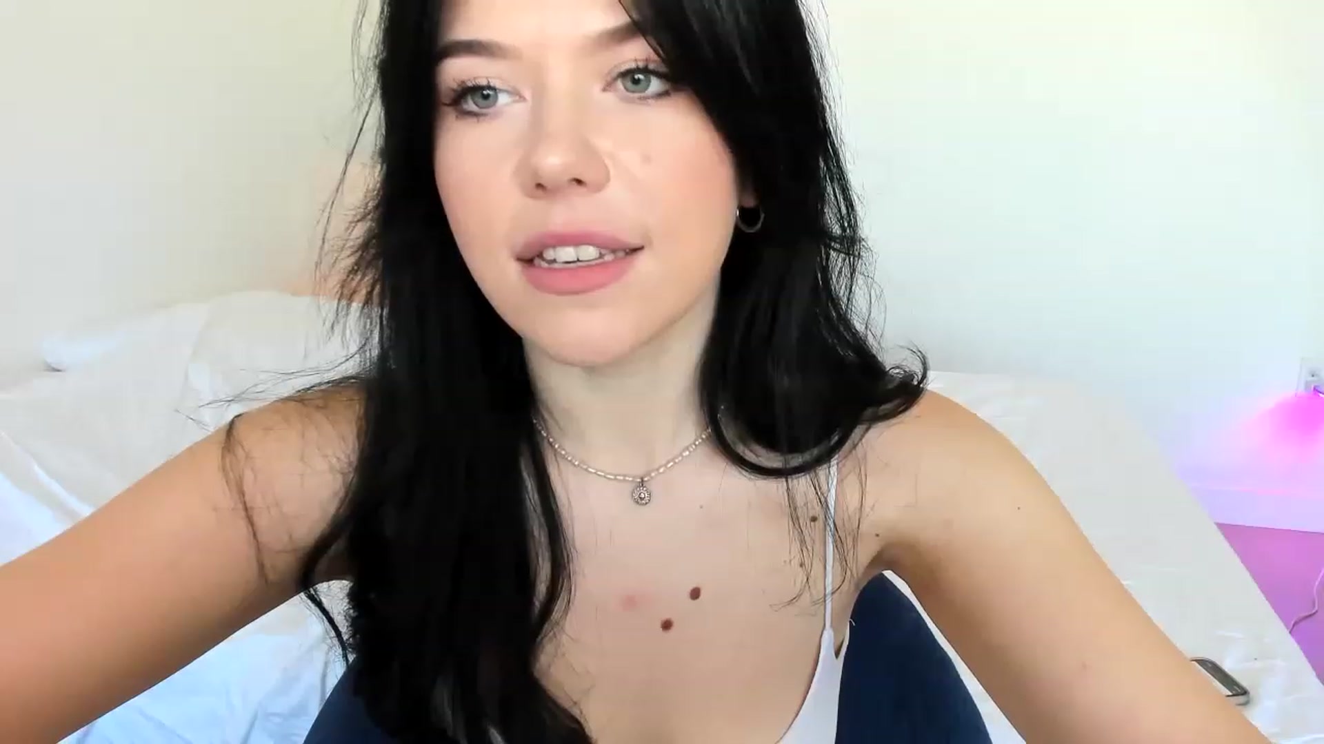 Gallery image thumbnail from Nancy_Morris's myfreecams stream on, 05/19/2023, 03:09 image 2 of 20