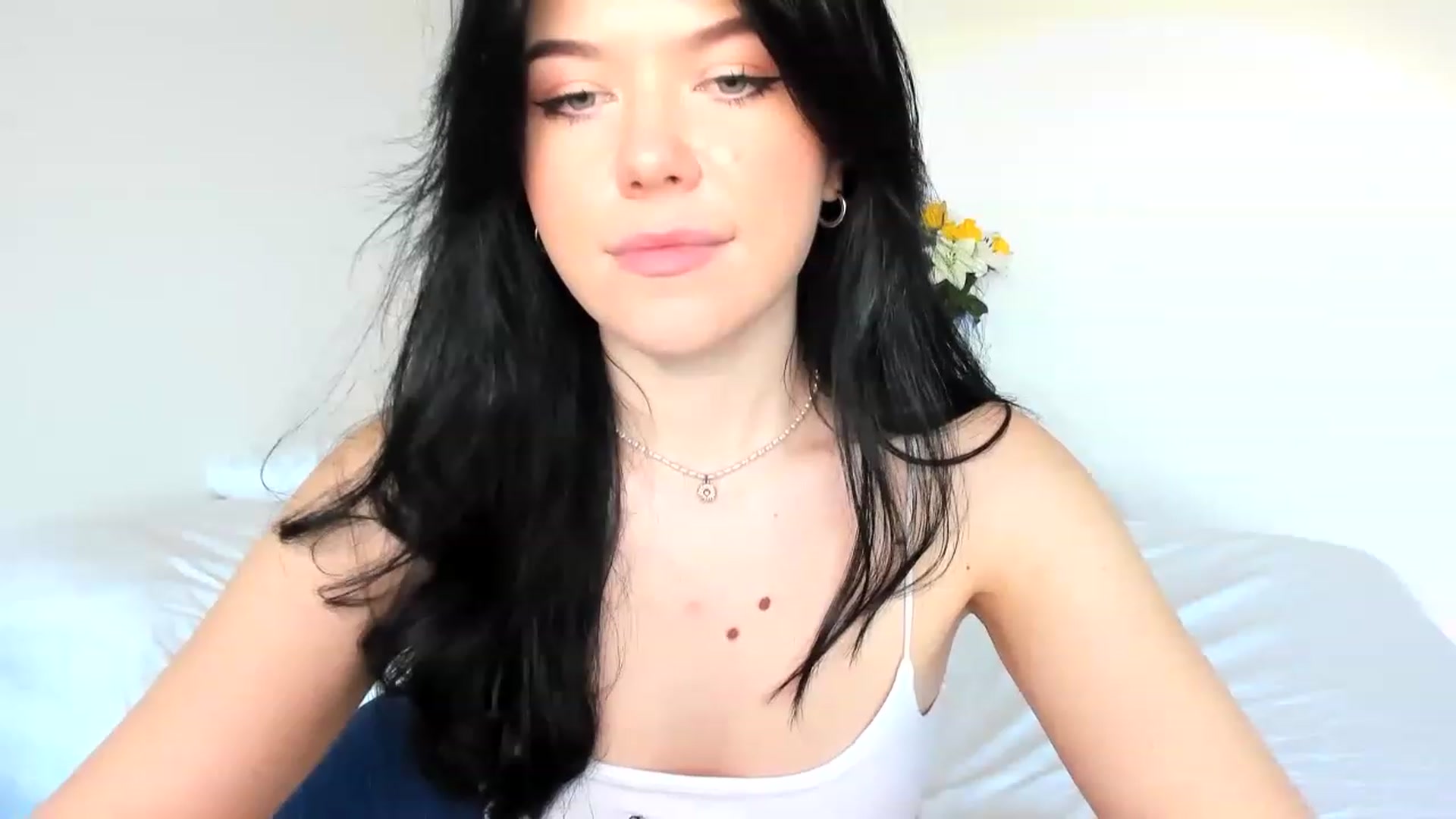 Gallery image thumbnail from Nancy_Morris's myfreecams stream on, 05/19/2023, 03:09 image 15 of 20