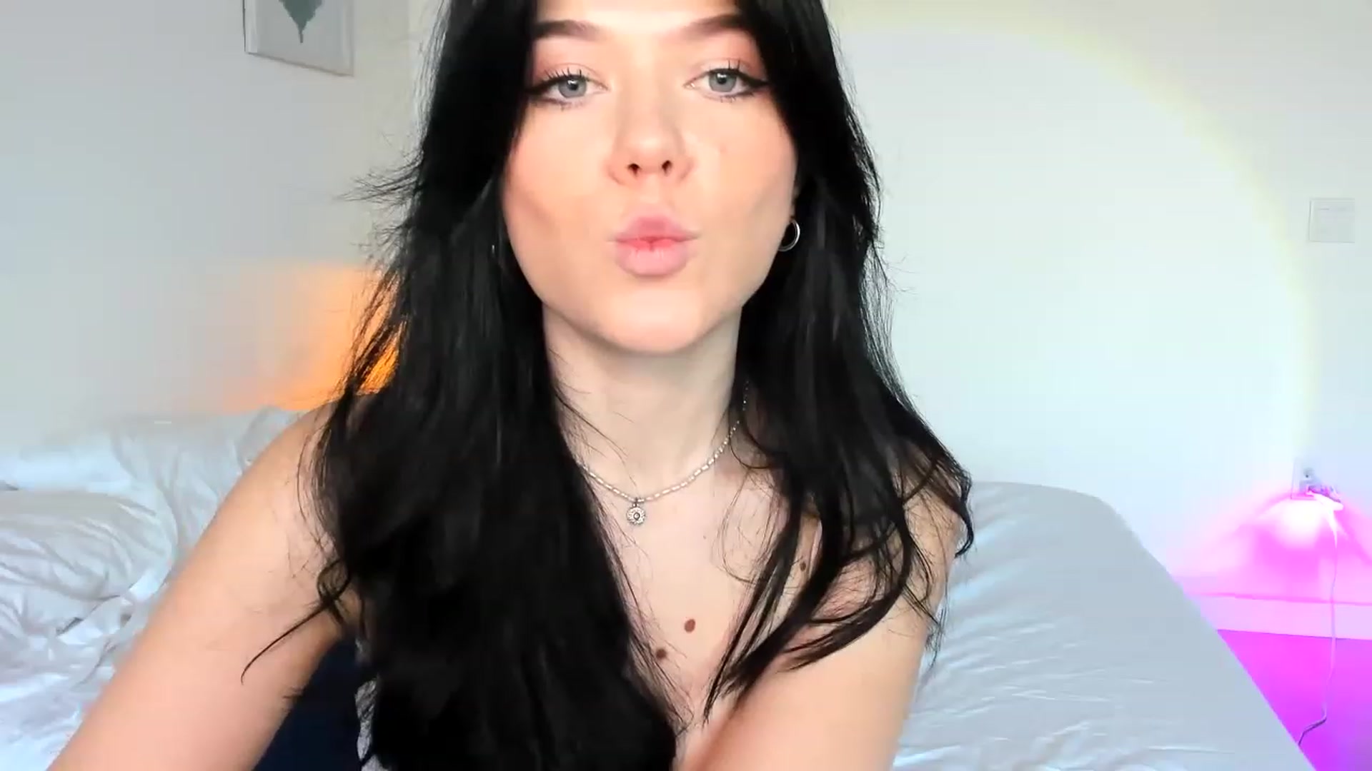 Gallery image thumbnail from Nancy_Morris's myfreecams stream on, 05/19/2023, 03:09 image 16 of 20