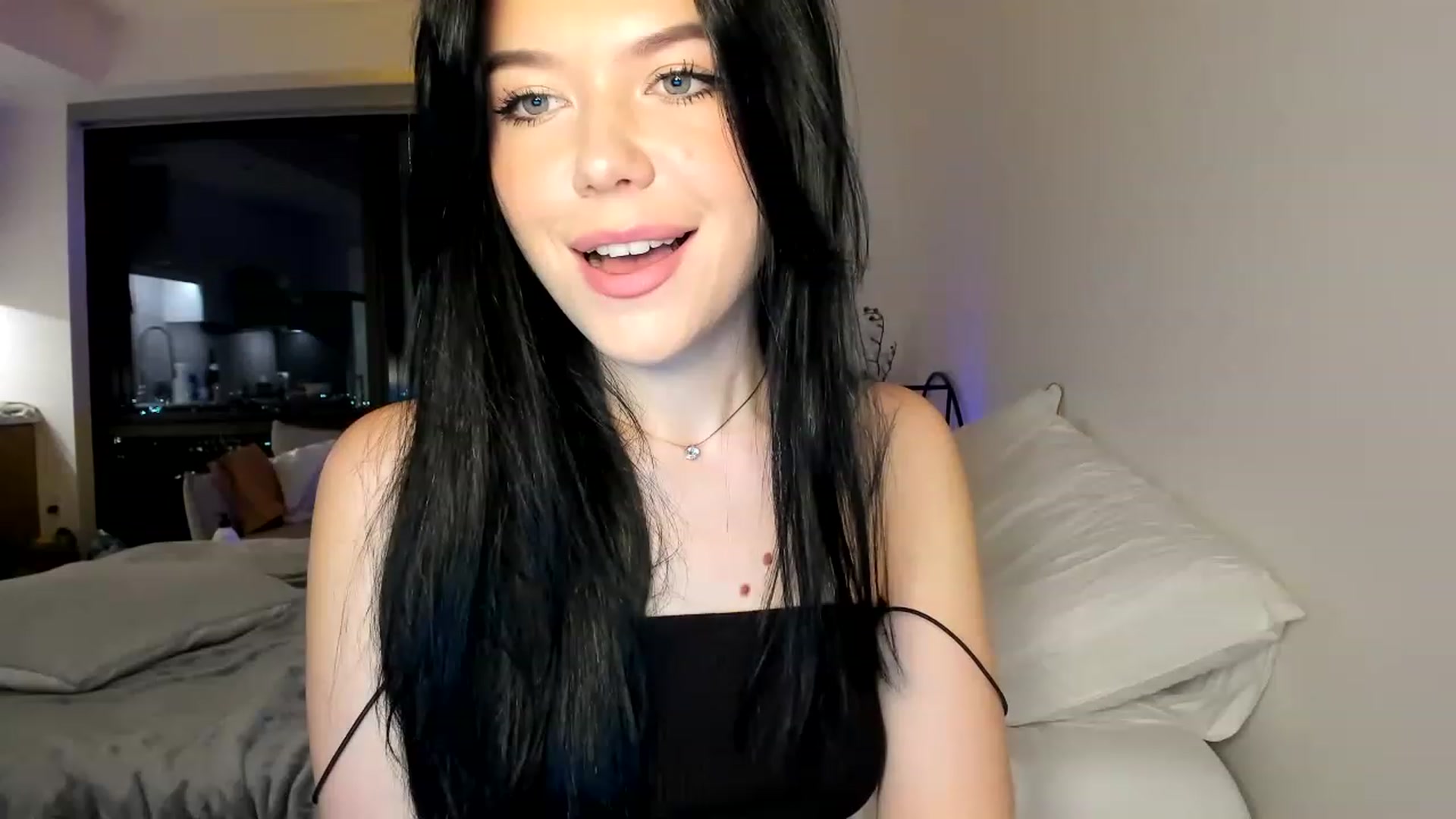 Gallery image thumbnail from Nancy_Morris's myfreecams stream on, 05/28/2023, 06:41 image 6 of 20