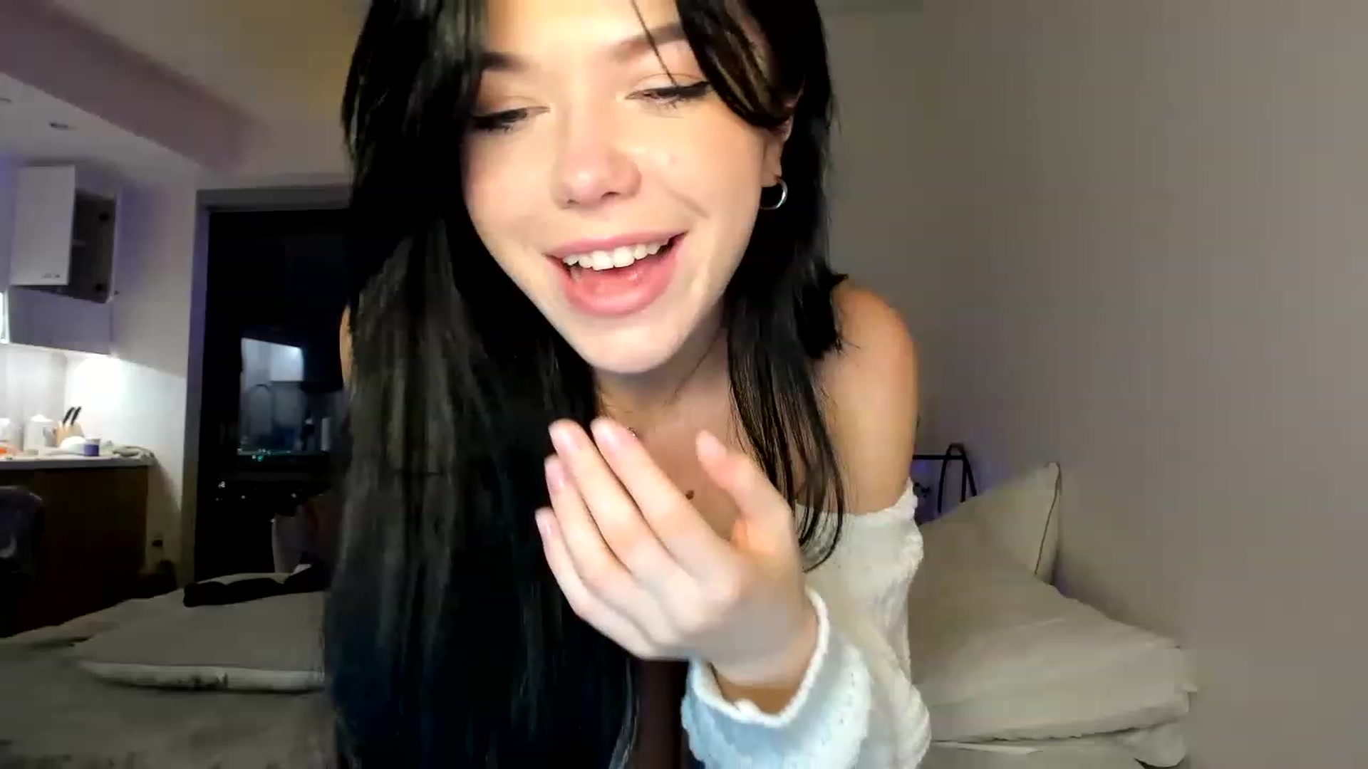 Gallery image thumbnail from Nancy_Morris's myfreecams stream on, 05/28/2023, 08:04 image 6 of 20