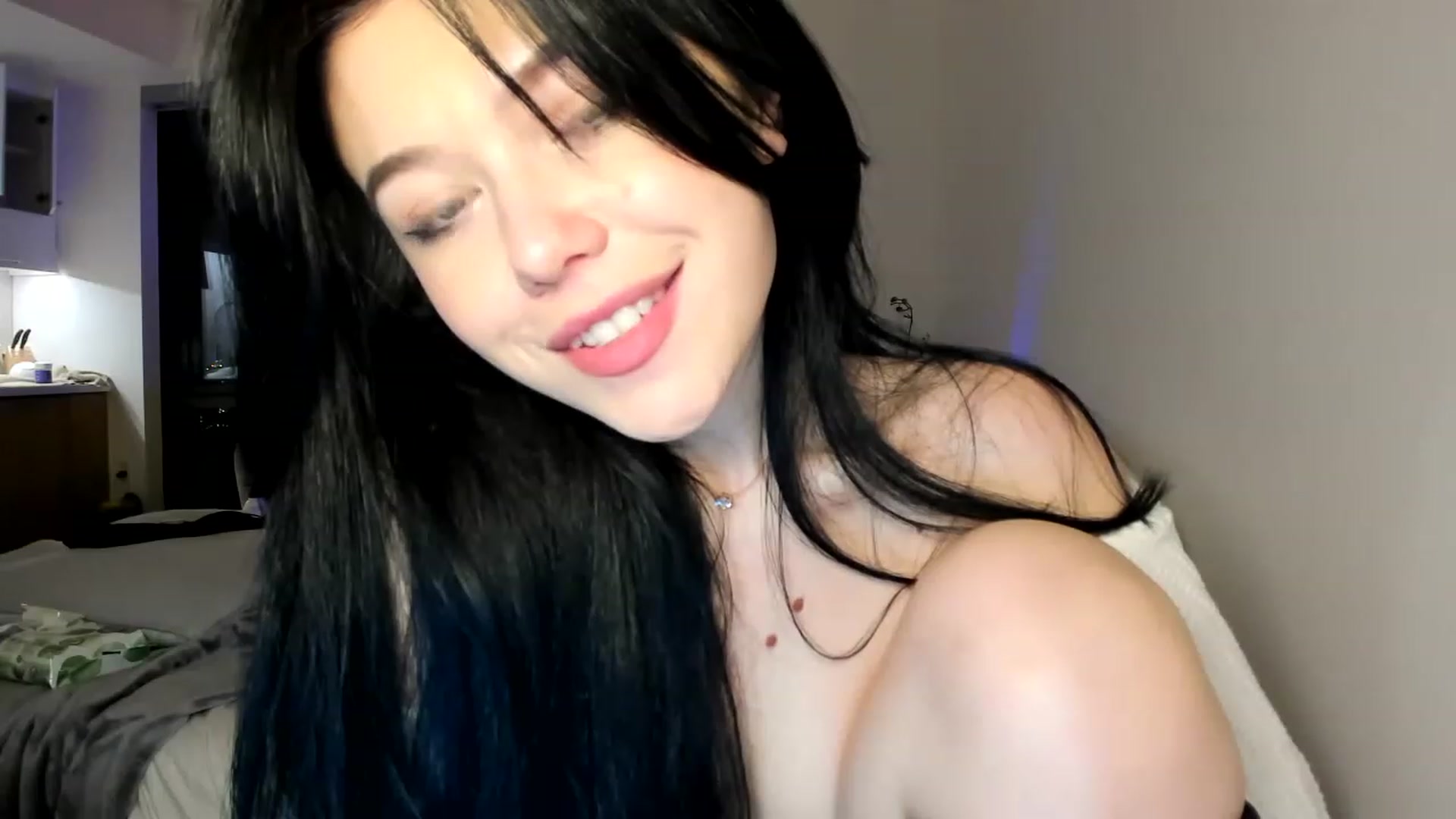 Gallery image thumbnail from Nancy_Morris's myfreecams stream on, 05/28/2023, 10:21 image 19 of 20