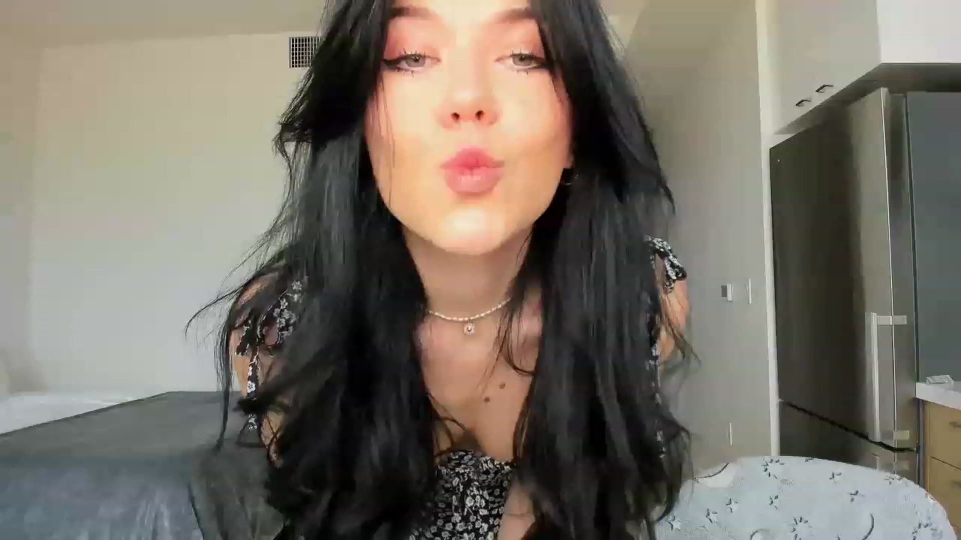 Gallery image thumbnail from Nancy_Morris's myfreecams stream on, 05/31/2023, 01:26 image 8 of 20