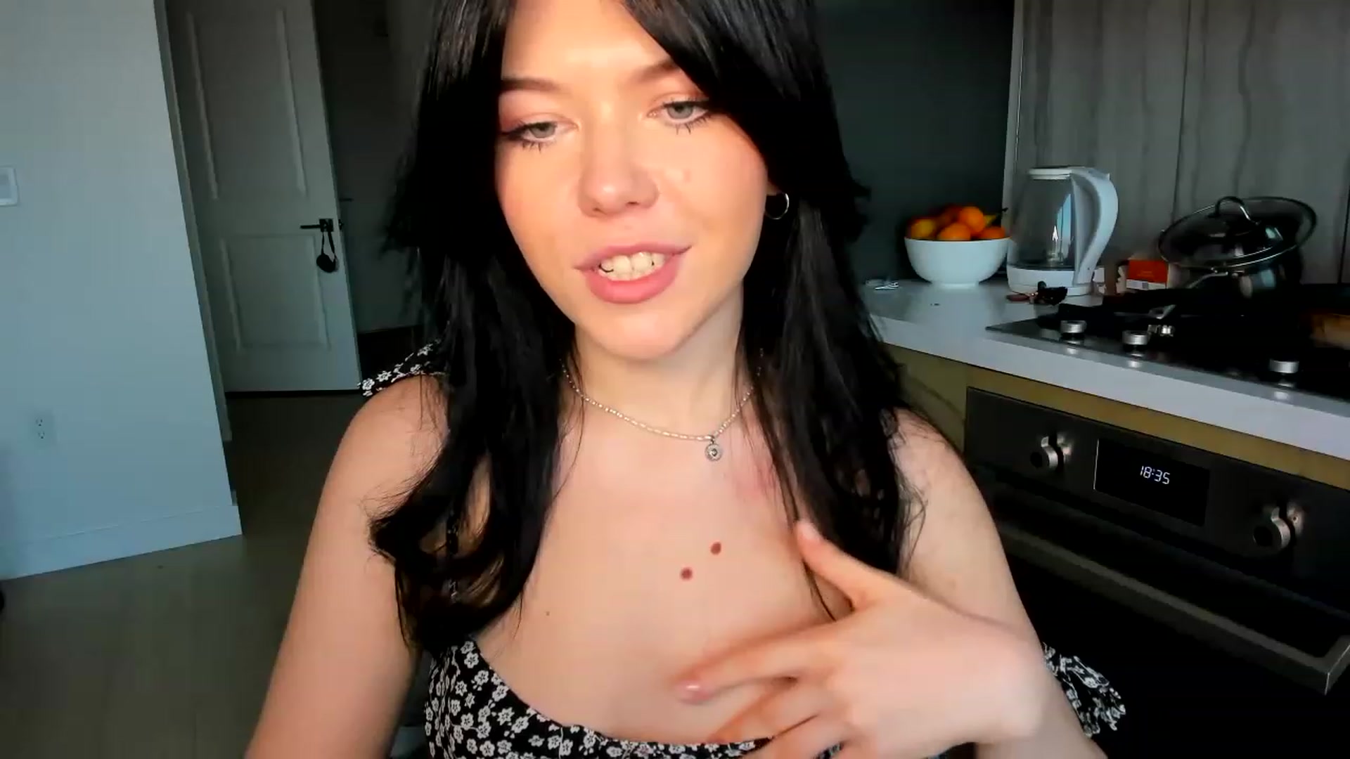 Gallery image thumbnail from Nancy_Morris's myfreecams stream on, 05/31/2023, 03:36 image 12 of 20