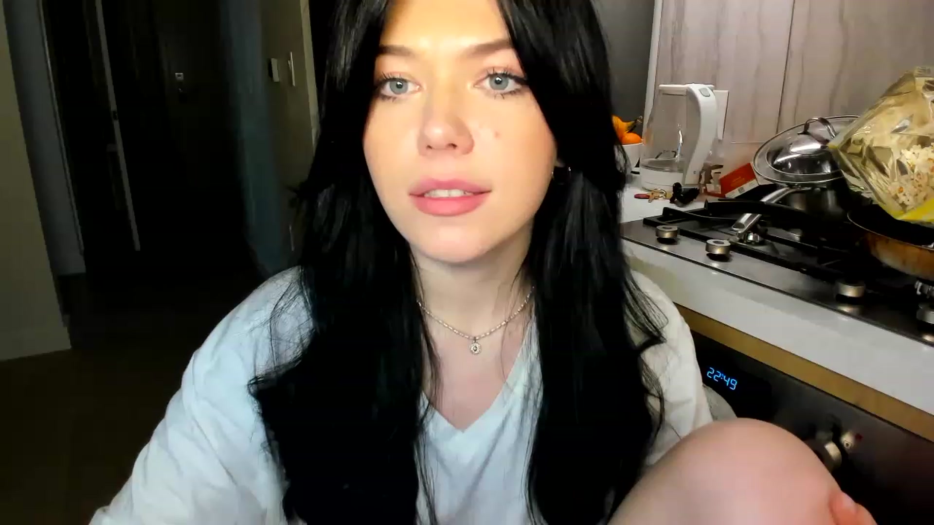 Gallery image thumbnail from Nancy_Morris's myfreecams stream on, 05/31/2023, 07:35 image 17 of 20