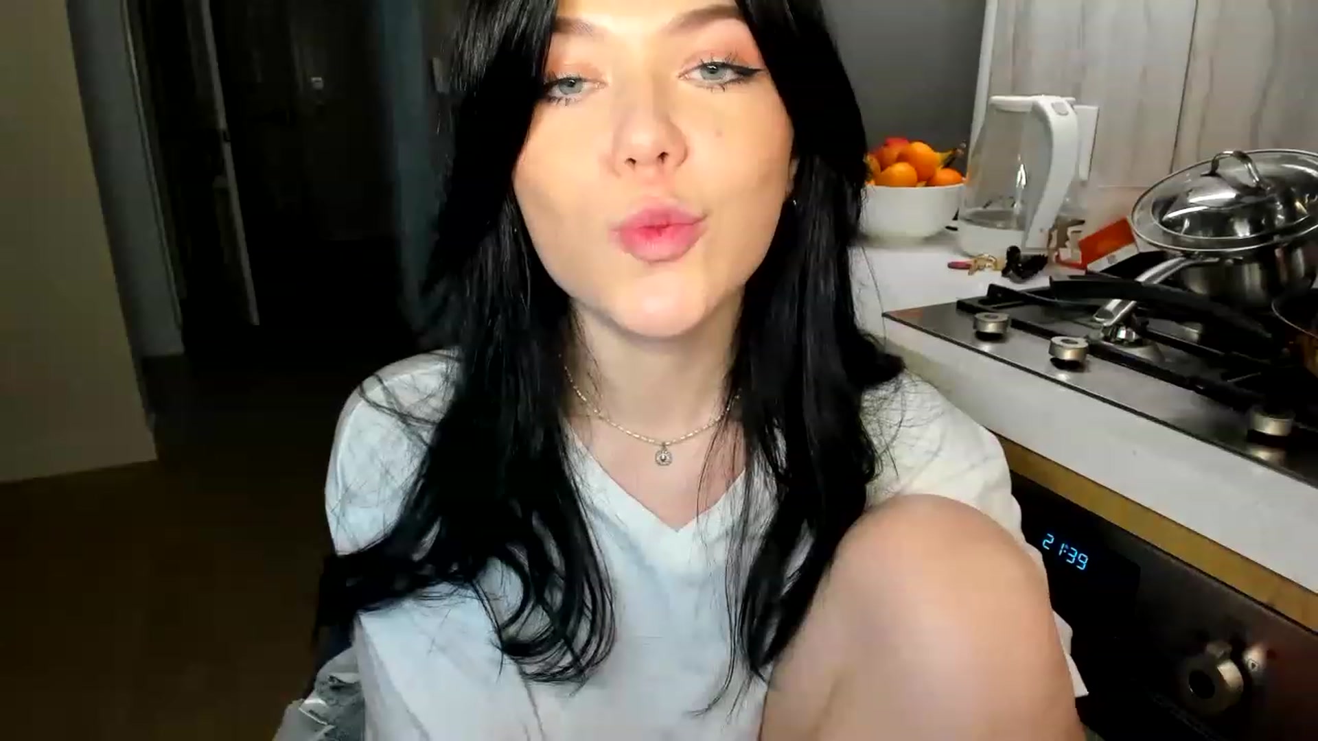 Gallery image thumbnail from Nancy_Morris's myfreecams stream on, 05/31/2023, 07:35 image 10 of 20
