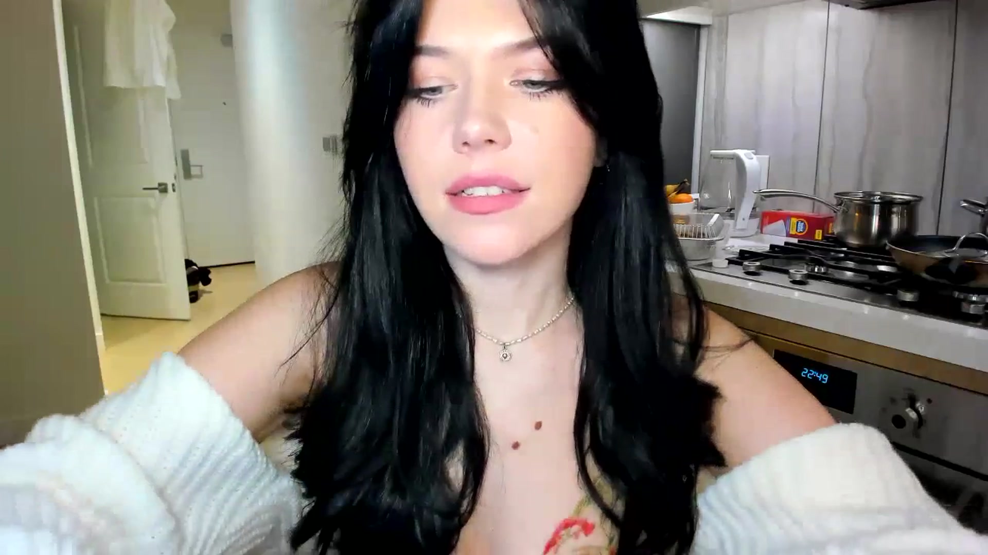 Gallery image thumbnail from Nancy_Morris's myfreecams stream on, 06/01/2023, 07:06 image 16 of 20