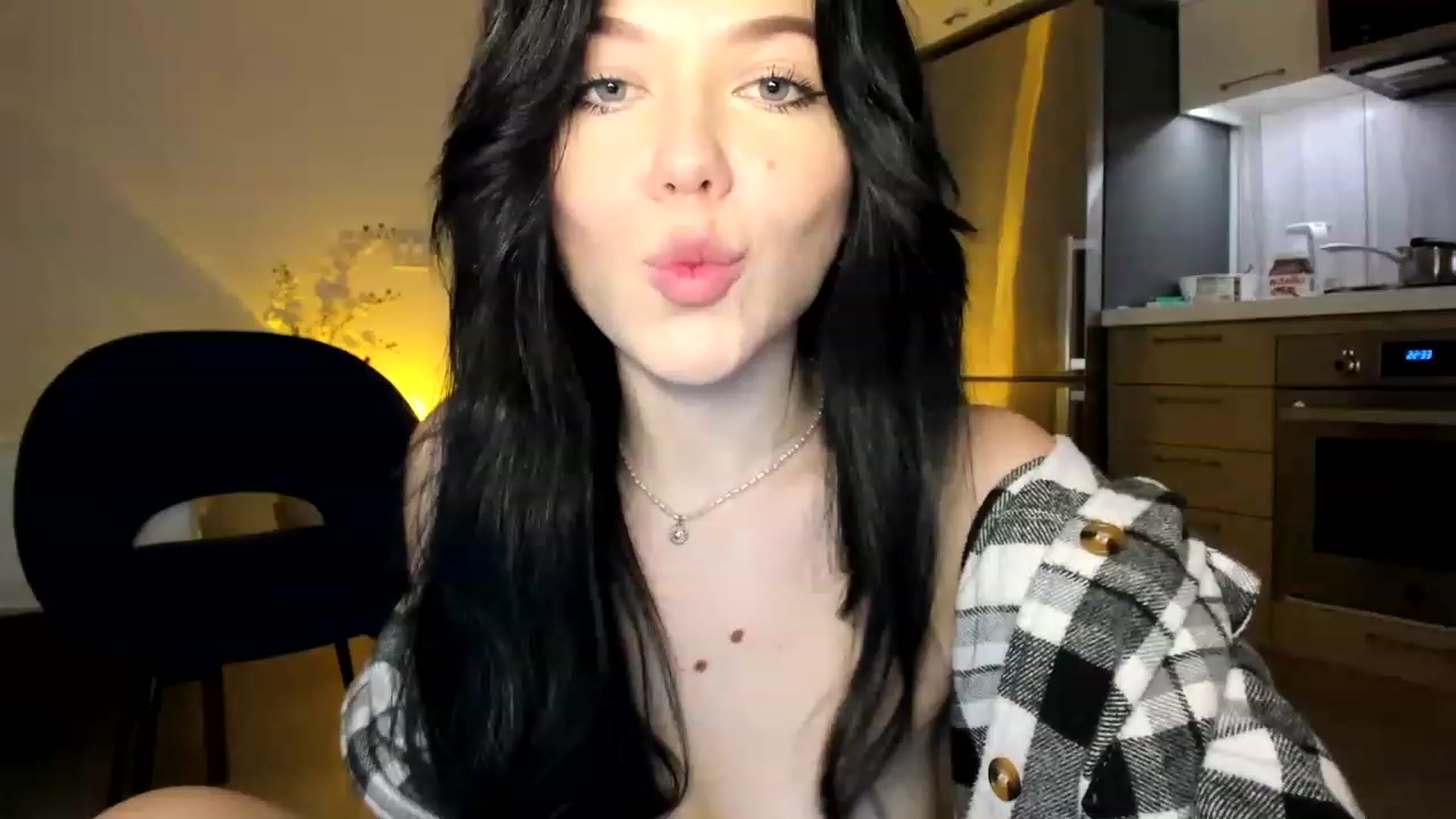 Gallery image thumbnail from Nancy_Morris's myfreecams stream on, 06/05/2023, 07:03 image 10 of 20