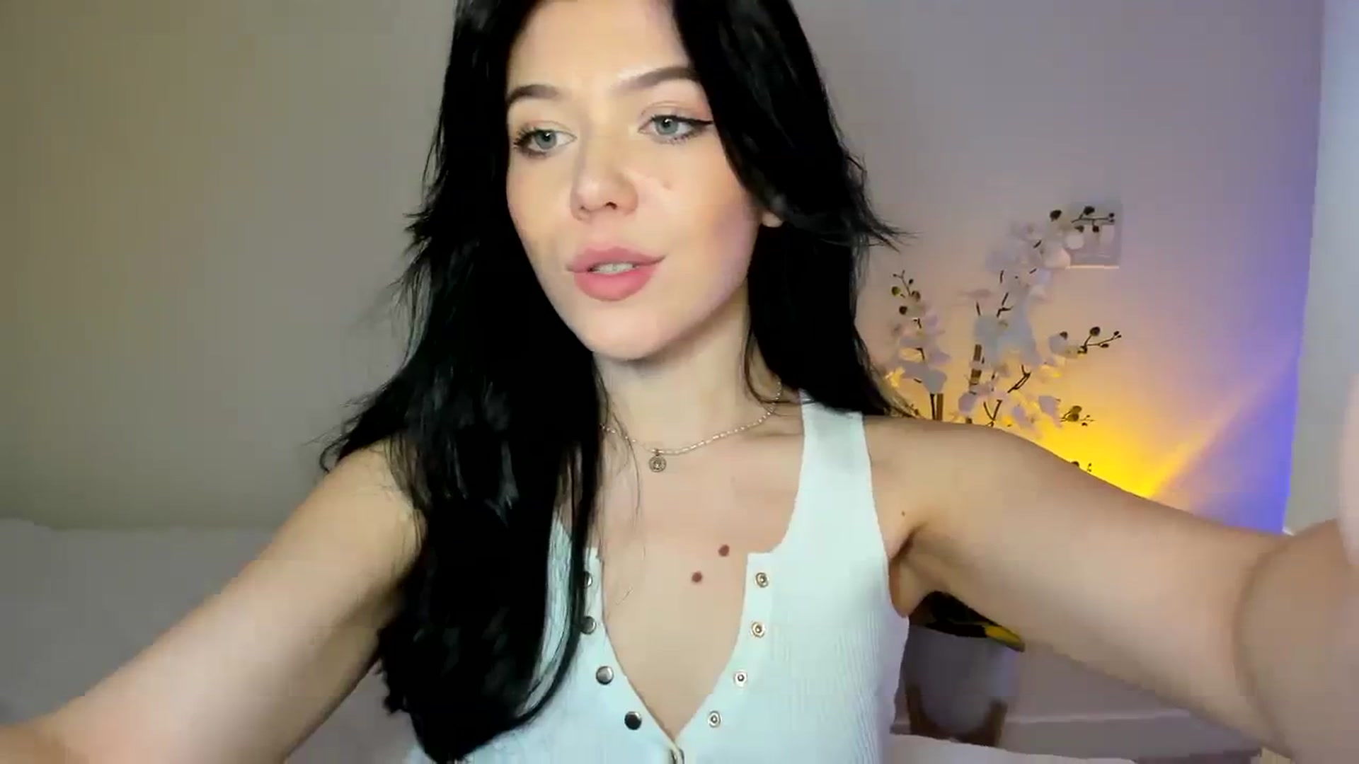Gallery image thumbnail from Nancy_Morris's myfreecams stream on, 06/06/2023, 05:46 image 20 of 20