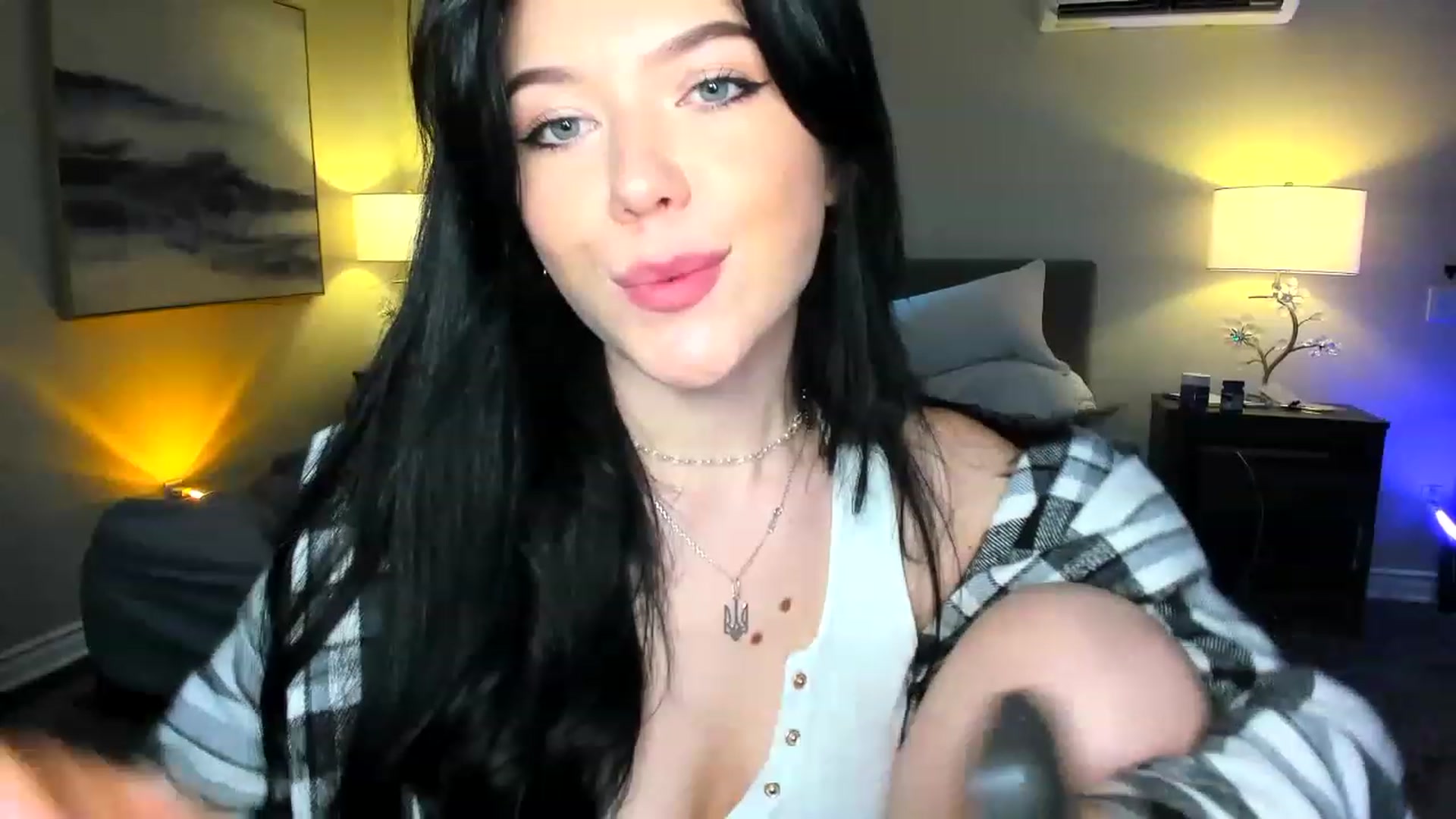 Gallery image thumbnail from Nancy_Morris's myfreecams stream on, 06/19/2023, 03:56 image 5 of 20
