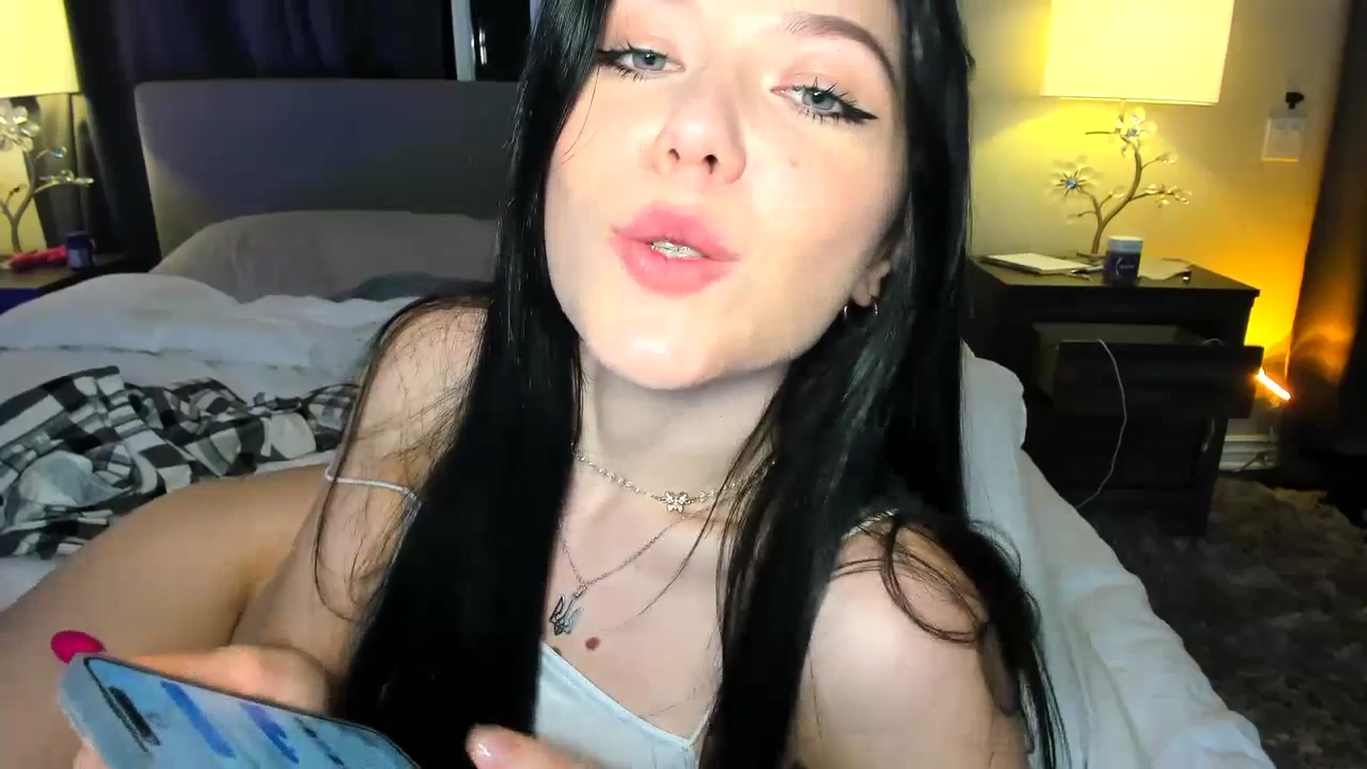 Gallery image thumbnail from Nancy_Morris's myfreecams stream on, 06/21/2023, 07:56 image 14 of 20