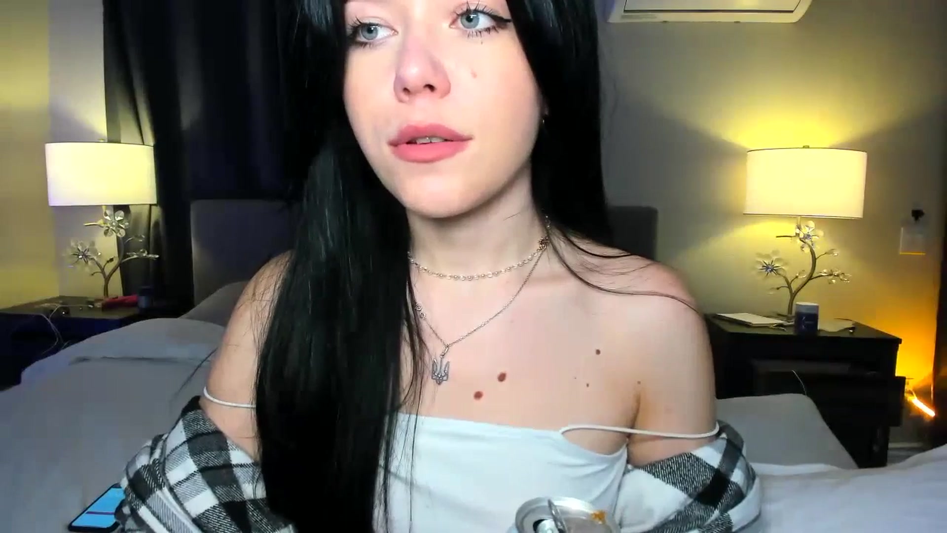 Gallery image thumbnail from Nancy_Morris's myfreecams stream on, 06/21/2023, 09:09 image 18 of 20