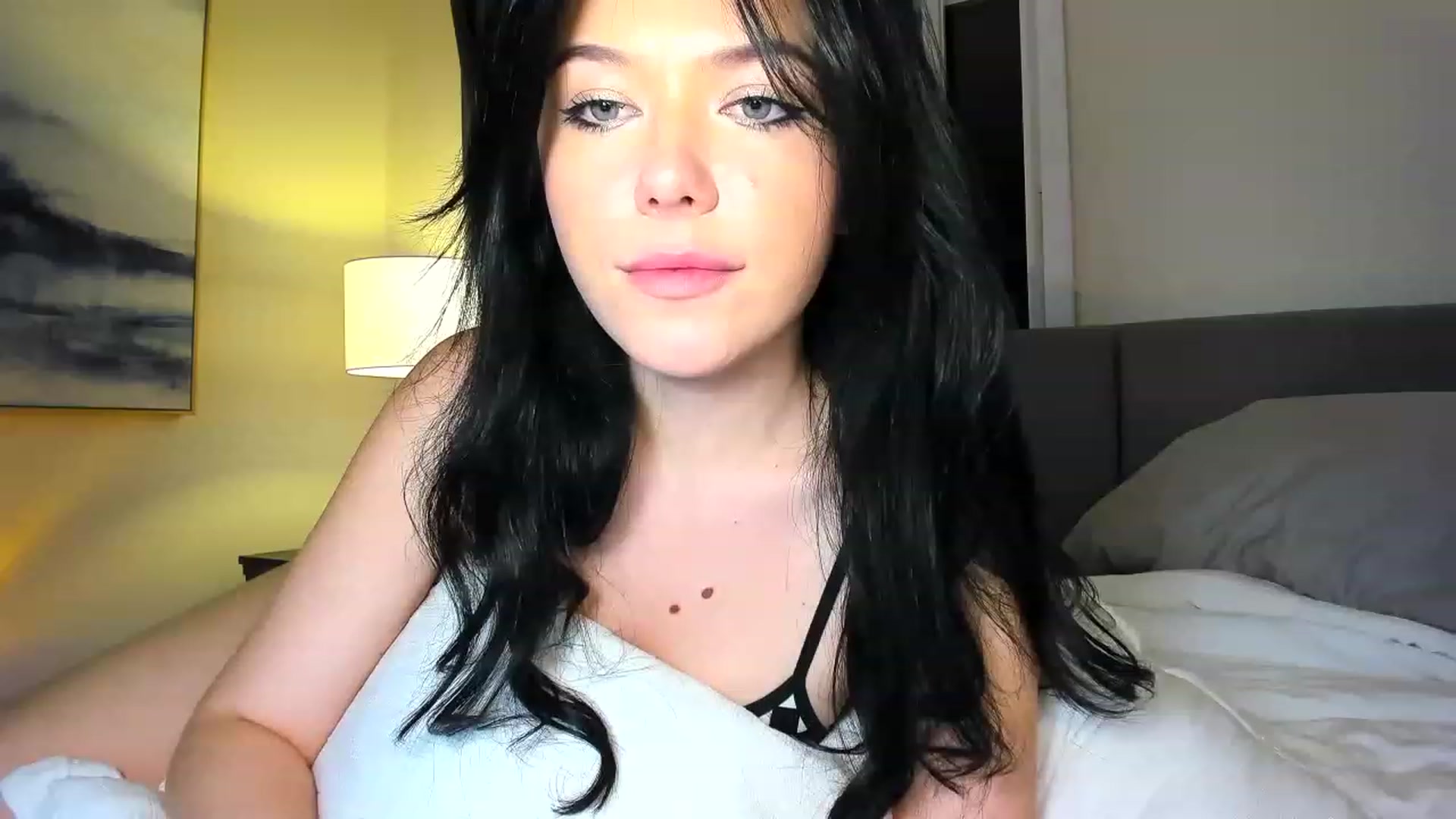 Gallery image thumbnail from Nancy_Morris's myfreecams stream on, 06/26/2023, 07:02 image 10 of 20