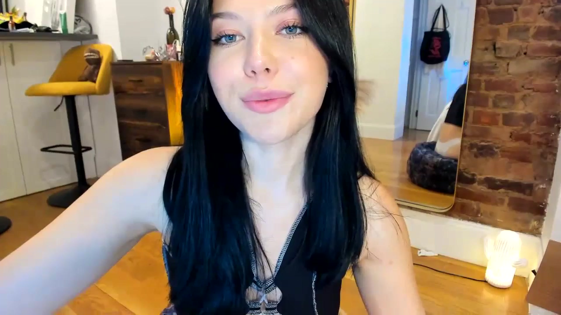 Gallery image thumbnail from Nancy_Morris's myfreecams stream on, 07/21/2023, 02:52 image 4 of 20