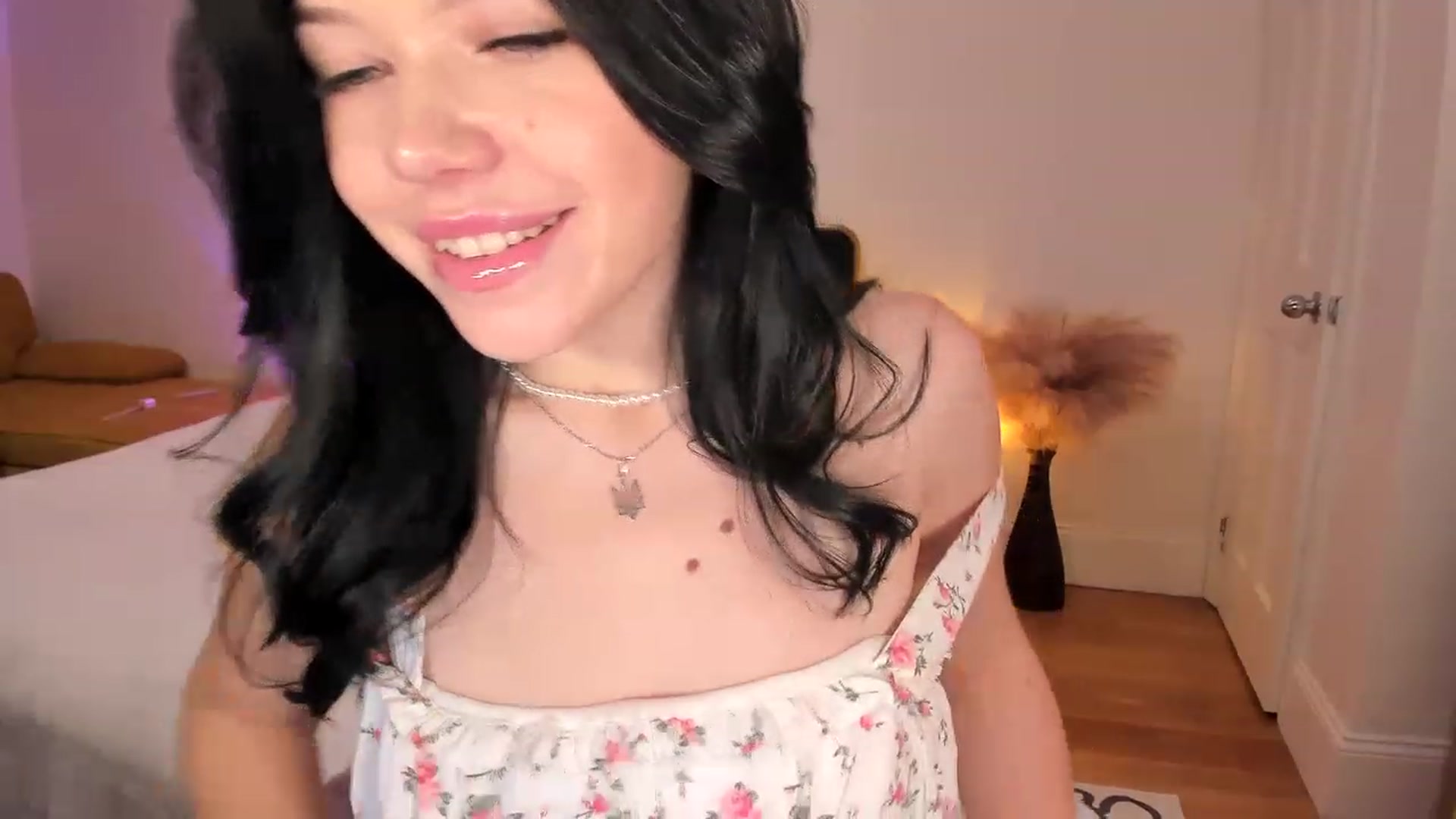 Gallery image thumbnail from Nancy_Morris's myfreecams stream on, 08/04/2023, 06:28 image 6 of 20