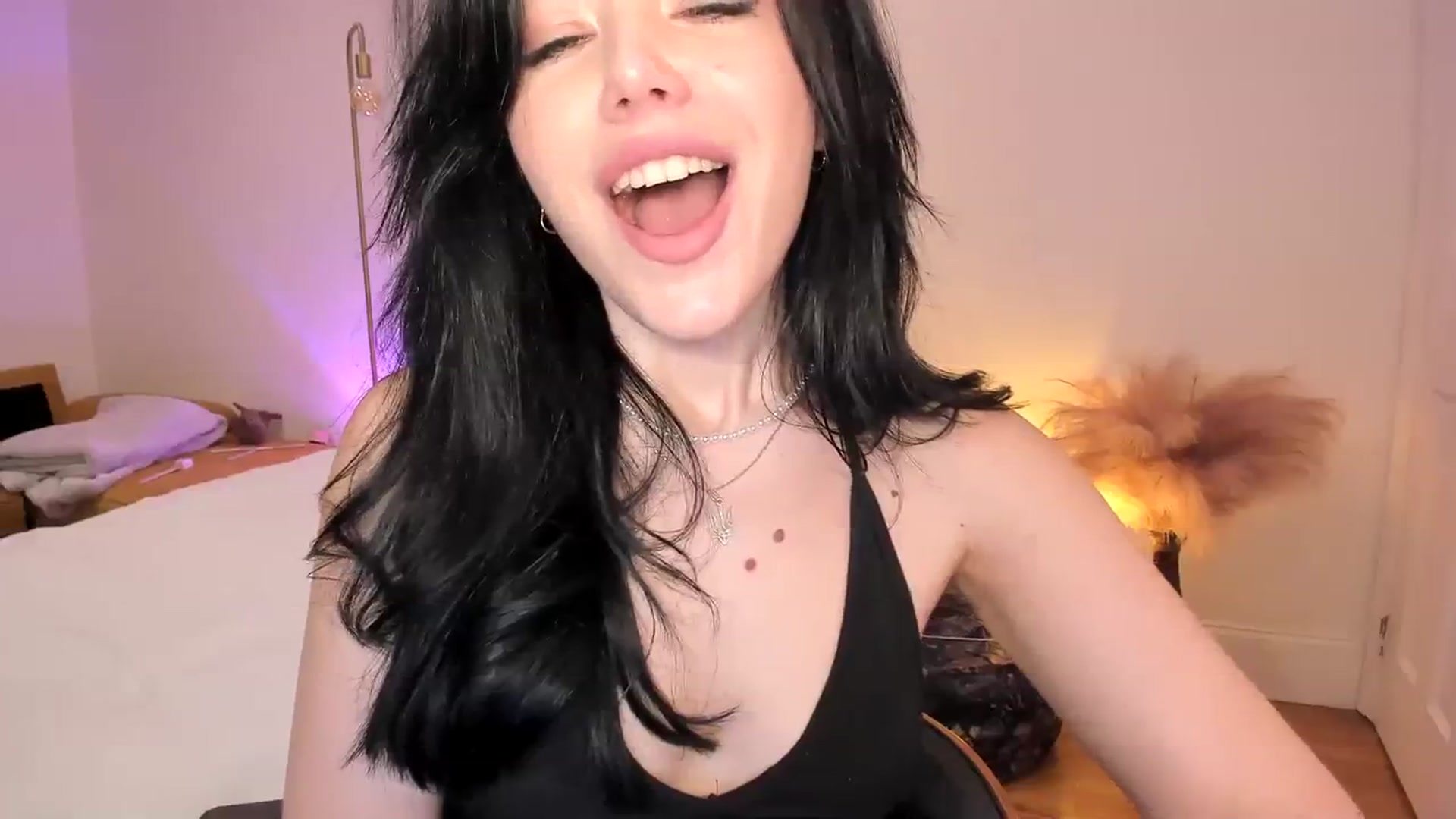 Gallery image thumbnail from Nancy_Morris's myfreecams stream on, 08/11/2023, 01:07 image 8 of 20