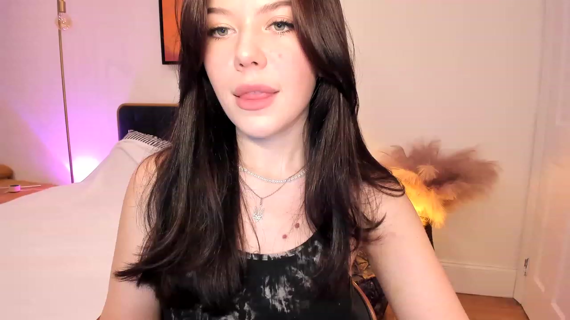 Gallery image thumbnail from Nancy_Morris's myfreecams stream on, 08/14/2023, 02:31 image 3 of 20