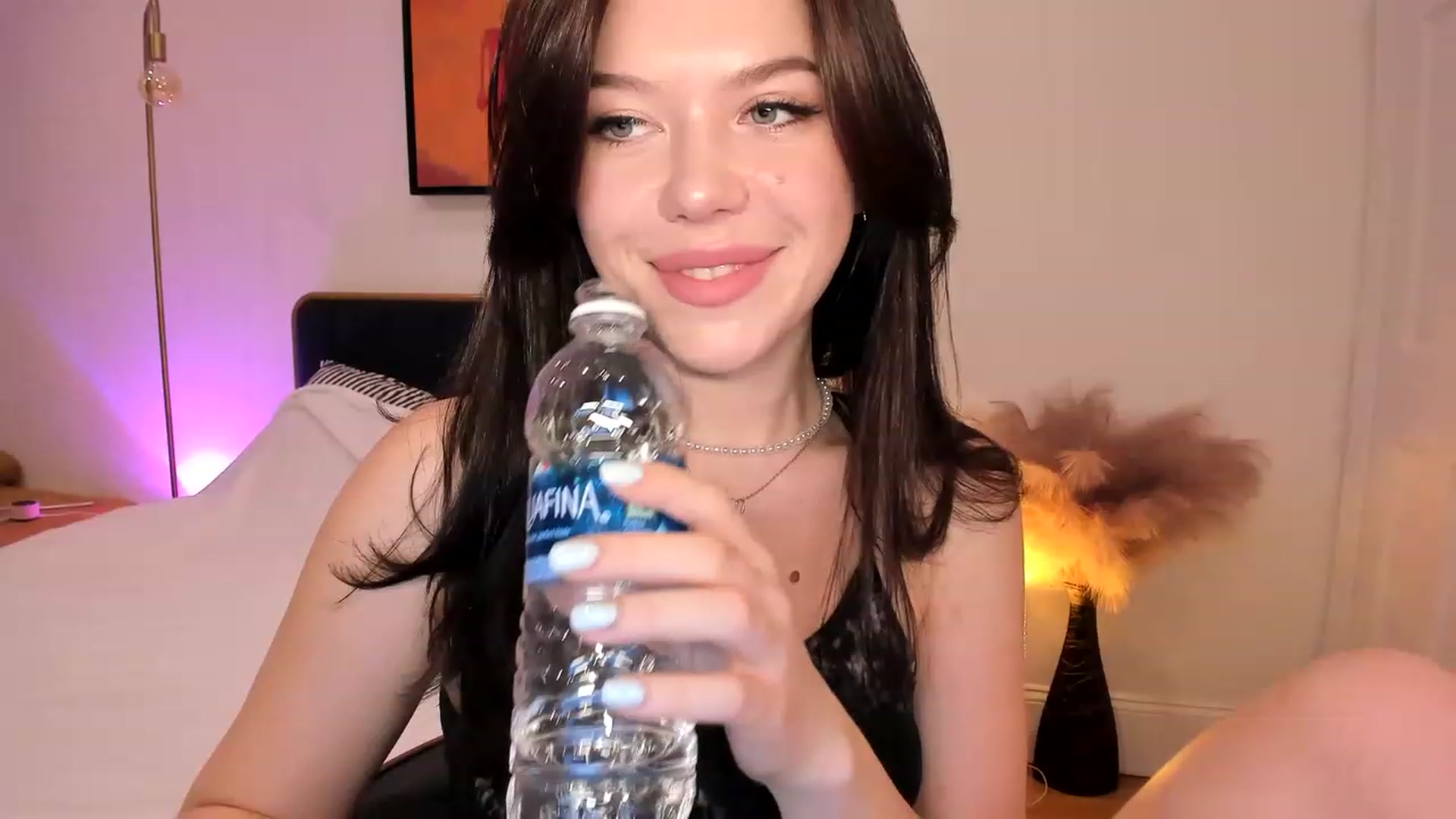 Gallery image thumbnail from Nancy_Morris's myfreecams stream on, 08/14/2023, 02:31 image 10 of 20