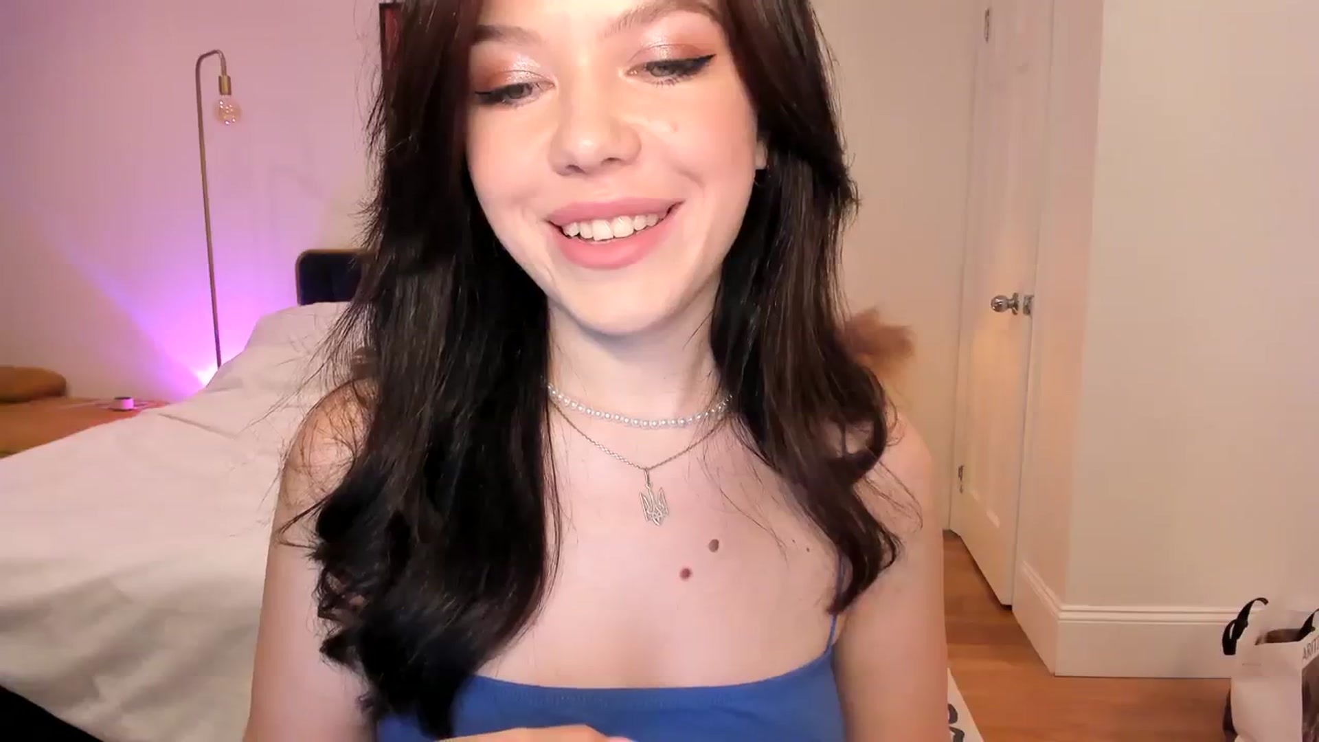 Gallery image thumbnail from Nancy_Morris's myfreecams stream on, 08/19/2023, 24:00 image 7 of 20